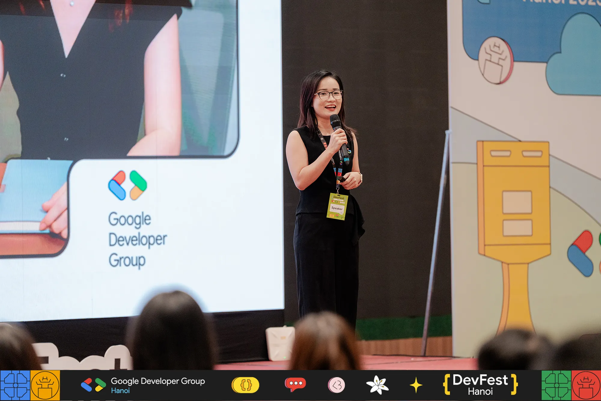 GDG DevFest Hanoi 2025 quy tụ hơn 500 lập trình viên thảo luận về tương lai AI