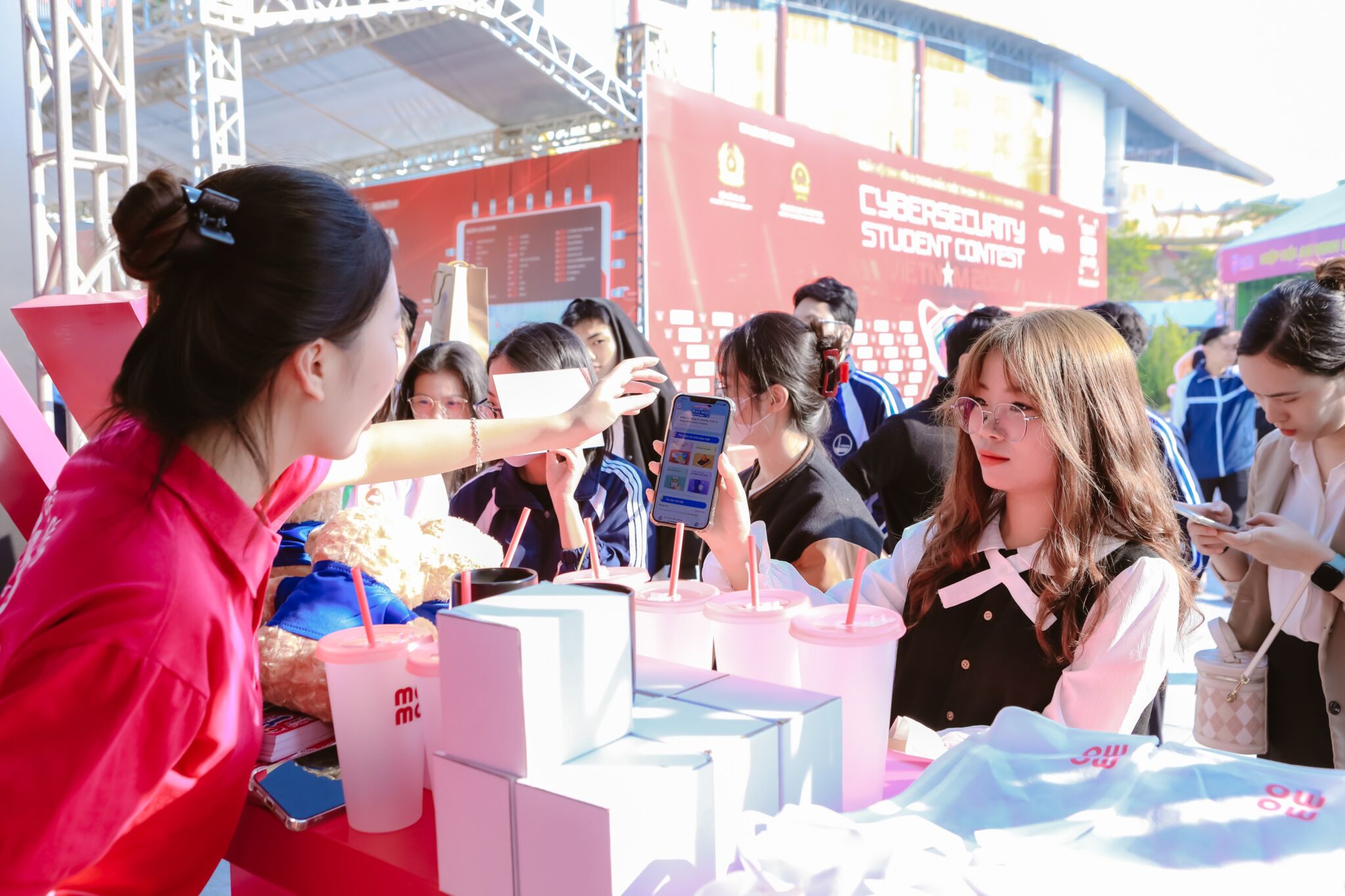 MoMo góp phần nâng cao nhận thức an ninh mạng cho sinh viên, hướng tới không gian tài chính số an toàn MoMo góp phần nâng cao nhận thức an ninh mạng cho sinh viên, hướng tới không gian tài chính số an toàn