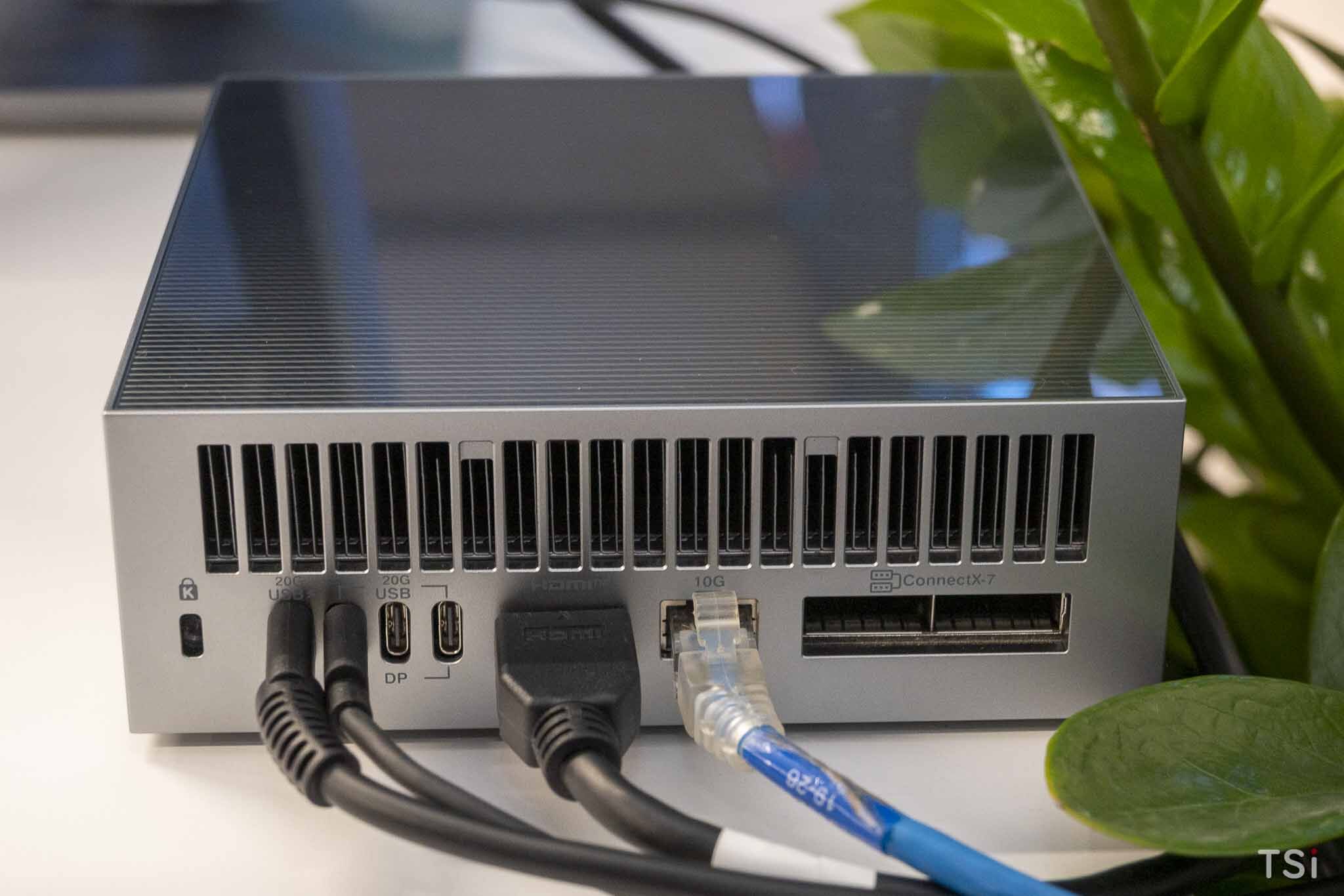 Ra mắt siêu máy tính AI ASUS Ascent GX10 Ra mắt siêu máy tính AI ASUS Ascent GX10