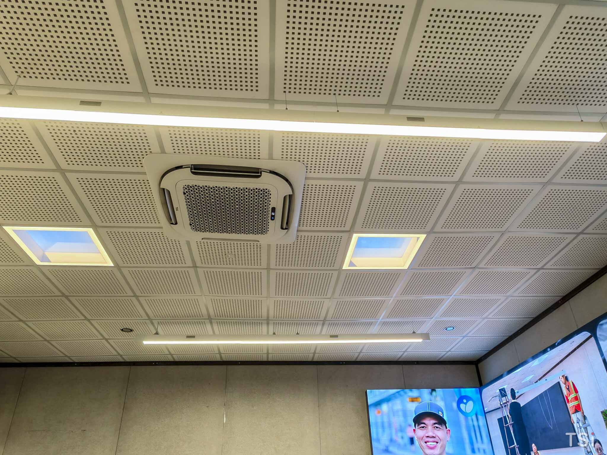 Signify ra mắt giải pháp ánh sáng cho giải trí và cá nhân Signify ra mắt giải pháp ánh sáng cho giải trí và cá nhân