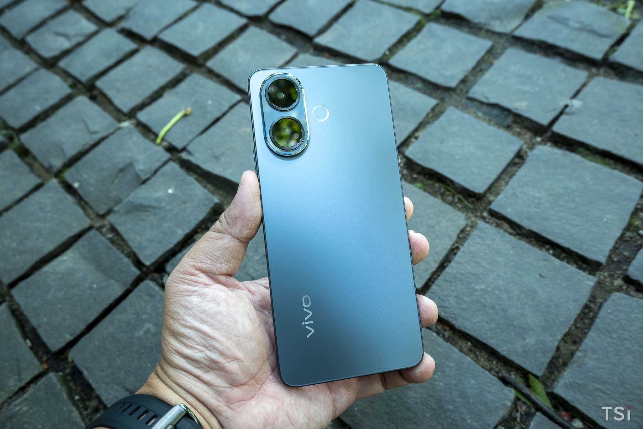 vivo V60 Lite 5G: đủ cho game và sử dụng hàng ngày