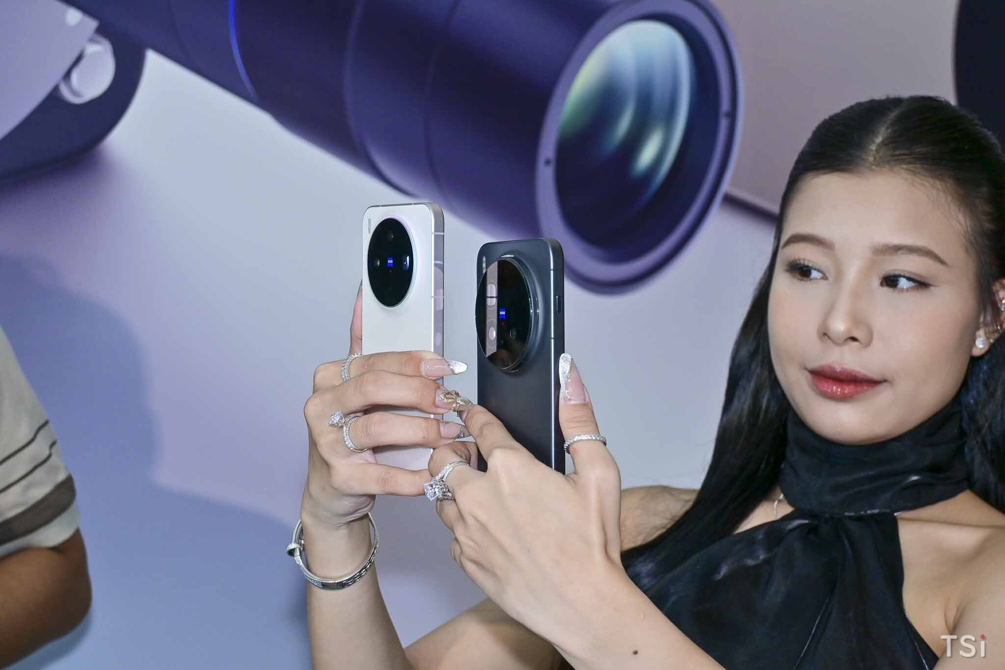 Bộ đôi vivo X300 Series ra mắt tại Việt Nam Bộ đôi vivo X300 Series ra mắt tại Việt Nam