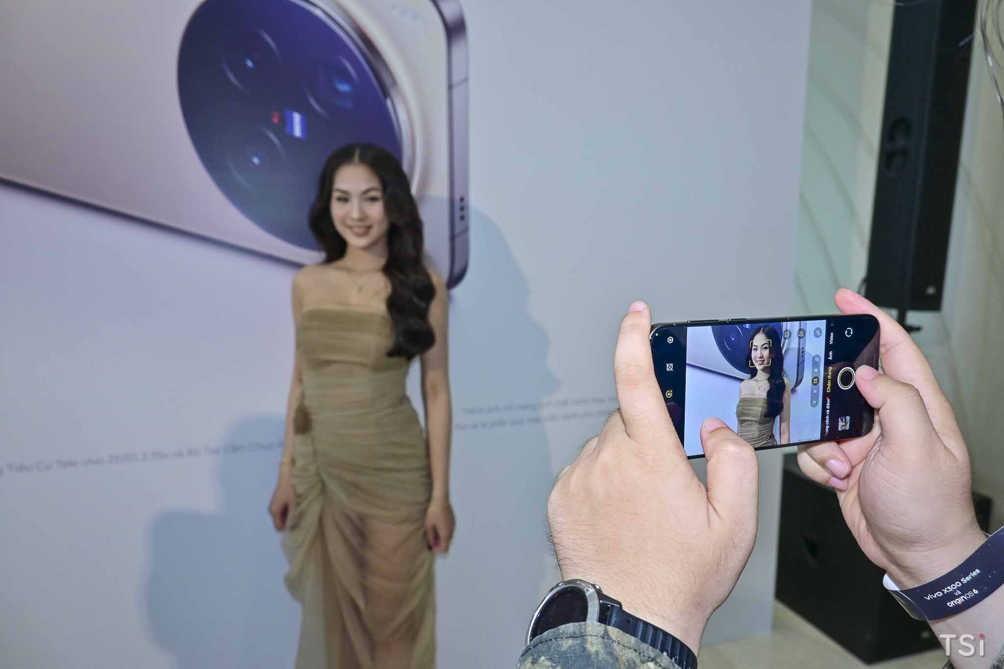 Bộ đôi vivo X300 Series ra mắt tại Việt Nam Bộ đôi vivo X300 Series ra mắt tại Việt Nam