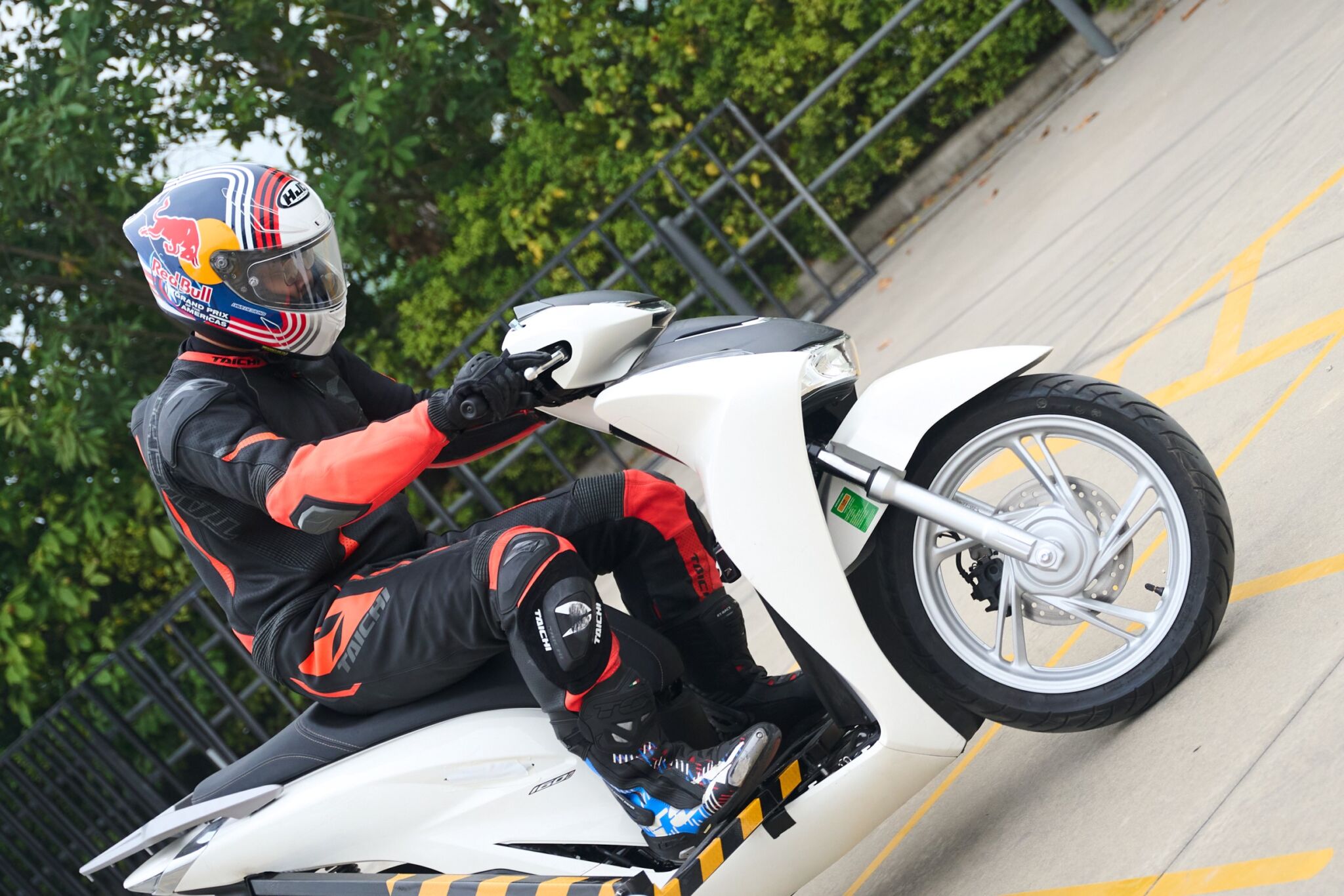 AIP Foundation giới thiệu công nghệ chống bó cứng phanh dành cho xe máy nhằm nâng cao chất lượng an toàn giao thông tại Việt Nam AIP Foundation giới thiệu công nghệ chống bó cứng phanh dành cho xe máy nhằm nâng cao chất lượng an toàn giao thông tại Việt Nam