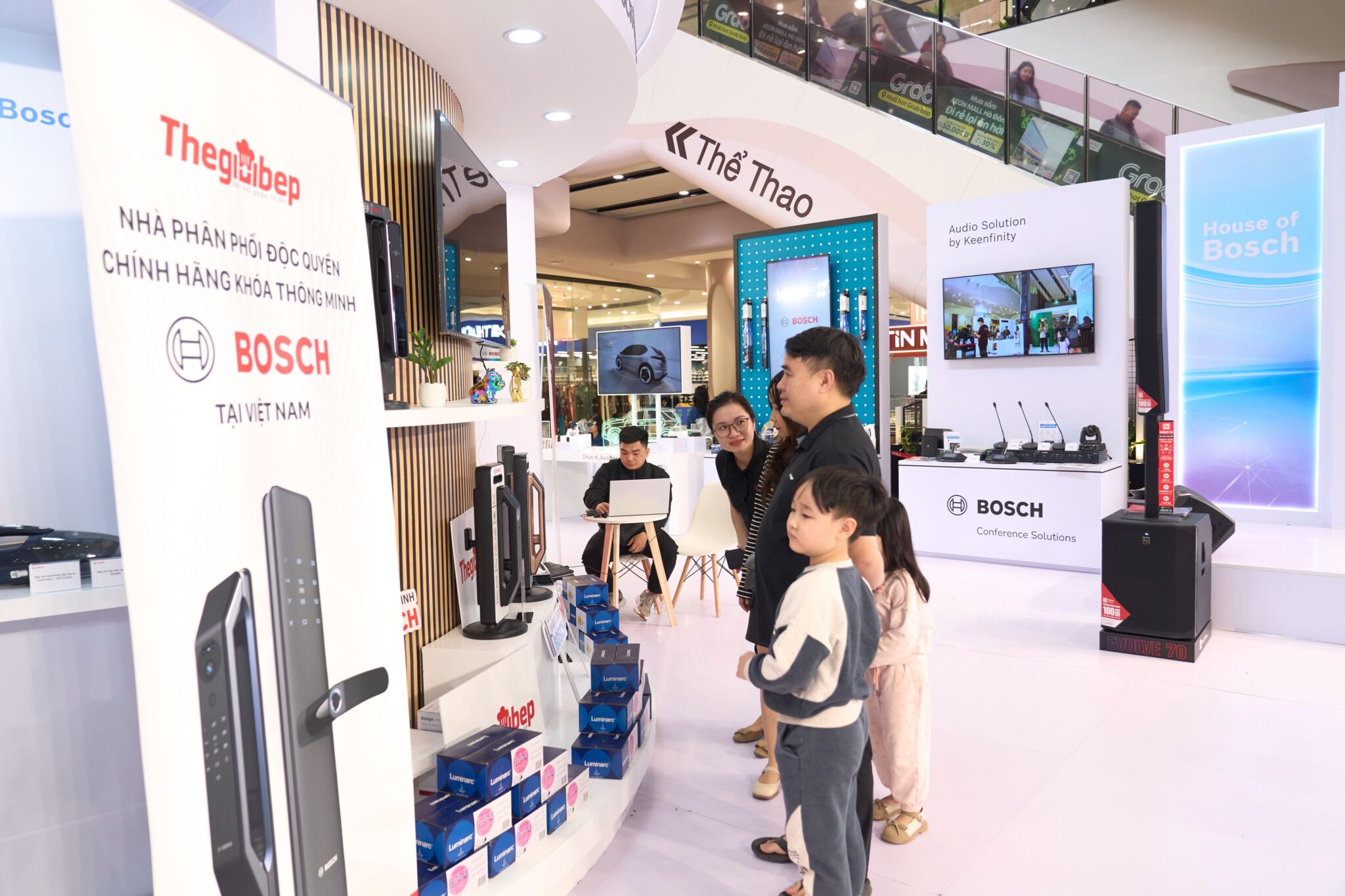 Bosch Việt Nam ra mắt dòng khóa điện tử thế hệ mới, tái định hình "chuẩn sống thông minh" Bosch Việt Nam ra mắt dòng khóa điện tử thế hệ mới, tái định hình "chuẩn sống thông minh"