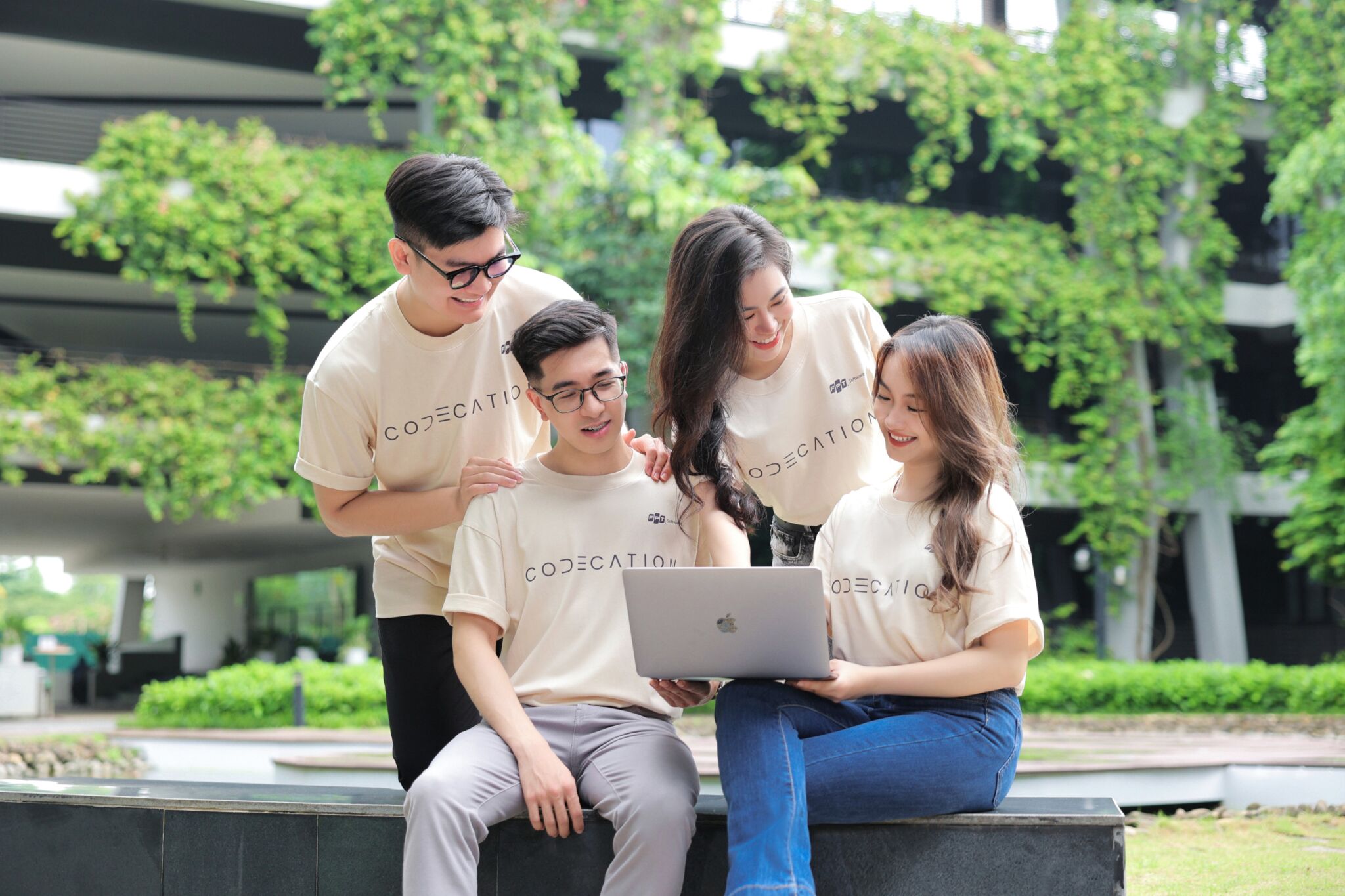 FPT tại Pháp và Đức được EcoVadis xếp hạng Bạch kim về phát triển bền vững năm 2025 FPT tại Pháp và Đức được EcoVadis xếp hạng Bạch kim về phát triển bền vững năm 2025