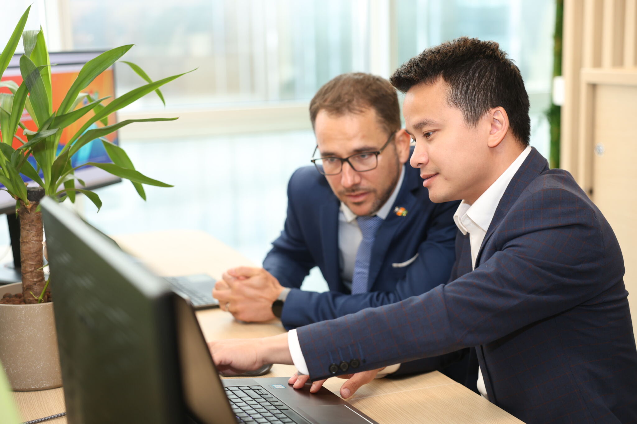 FPT tại Pháp và Đức được EcoVadis xếp hạng Bạch kim về phát triển bền vững năm 2025 FPT tại Pháp và Đức được EcoVadis xếp hạng Bạch kim về phát triển bền vững năm 2025