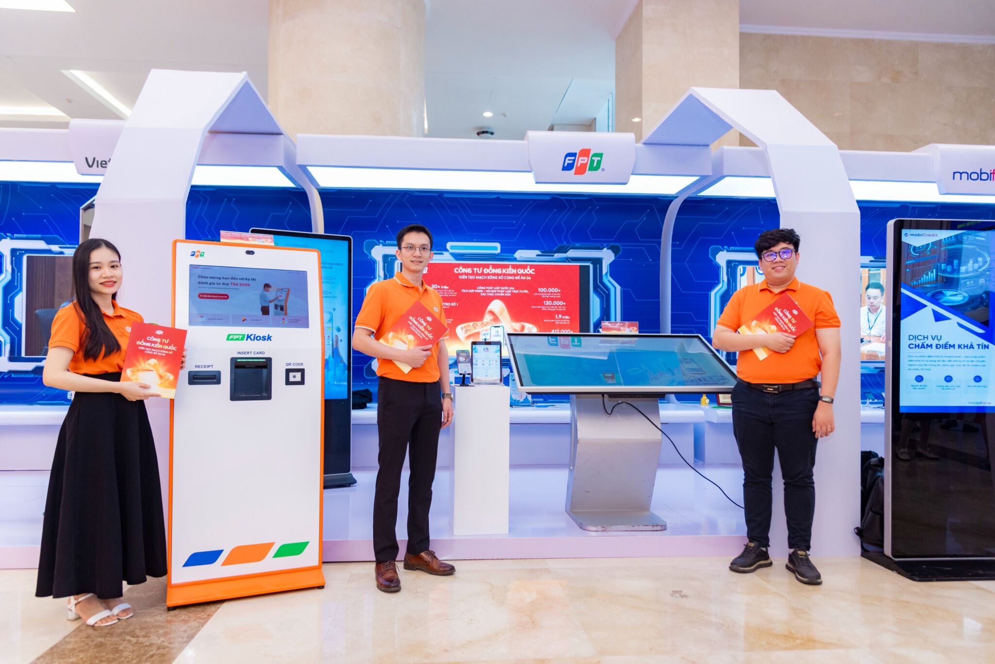 FPT giới thiệu hệ sinh thái giải pháp thúc đẩy Nghị quyết 57 FPT giới thiệu hệ sinh thái giải pháp thúc đẩy Nghị quyết 57