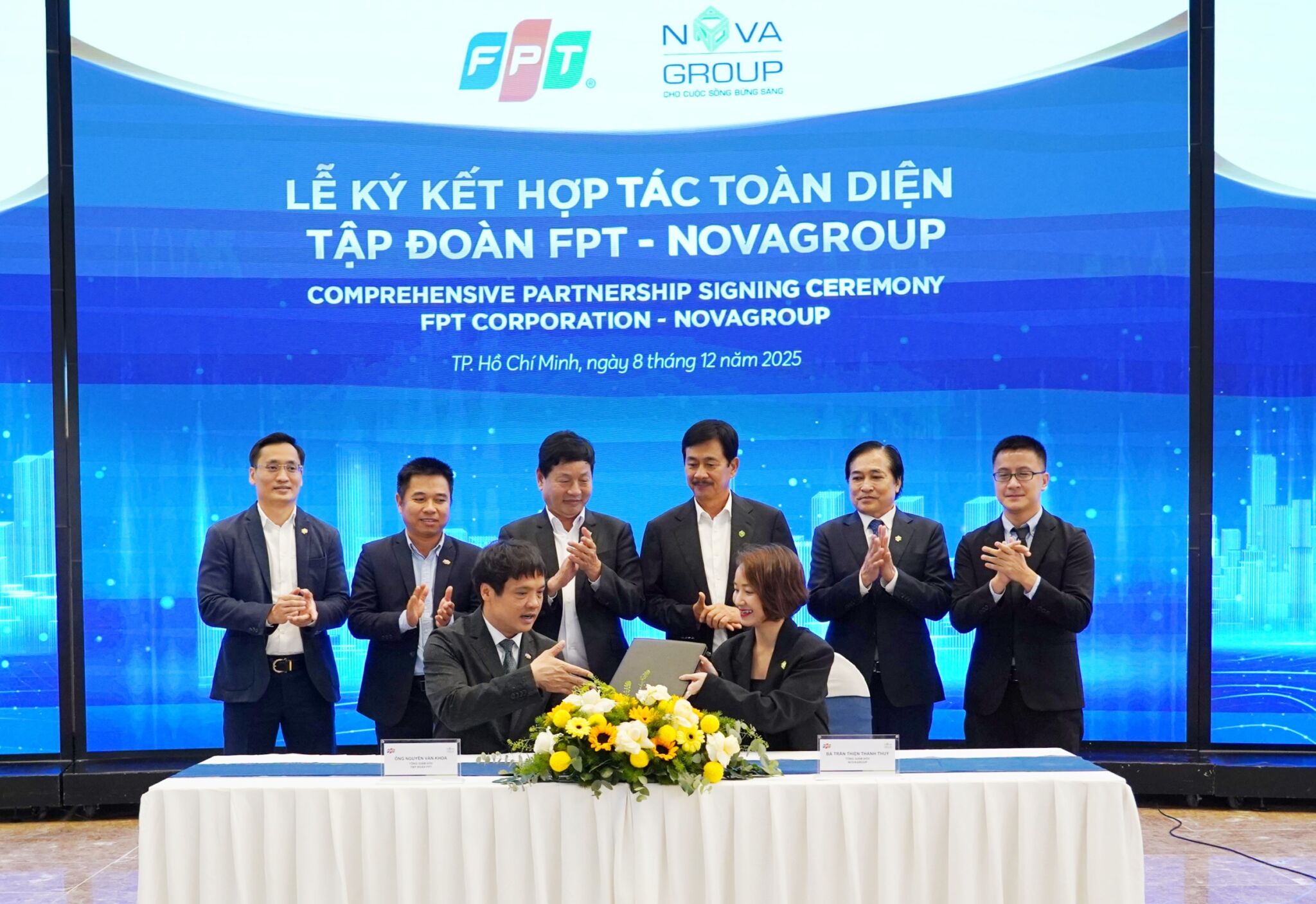 FPT ký kết hợp tác toàn diện với NovaGroup để đẩy nhanh chuyển đổi số FPT ký kết hợp tác toàn diện với NovaGroup để đẩy nhanh chuyển đổi số