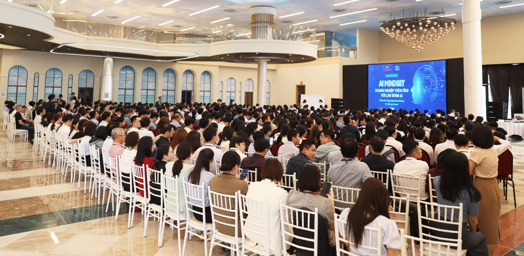 FPT ký kết hợp tác toàn diện với NovaGroup để đẩy nhanh chuyển đổi số FPT ký kết hợp tác toàn diện với NovaGroup để đẩy nhanh chuyển đổi số