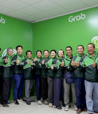 Grab tặng hơn 40.000 đồng phục mới cho đối tác tài xế