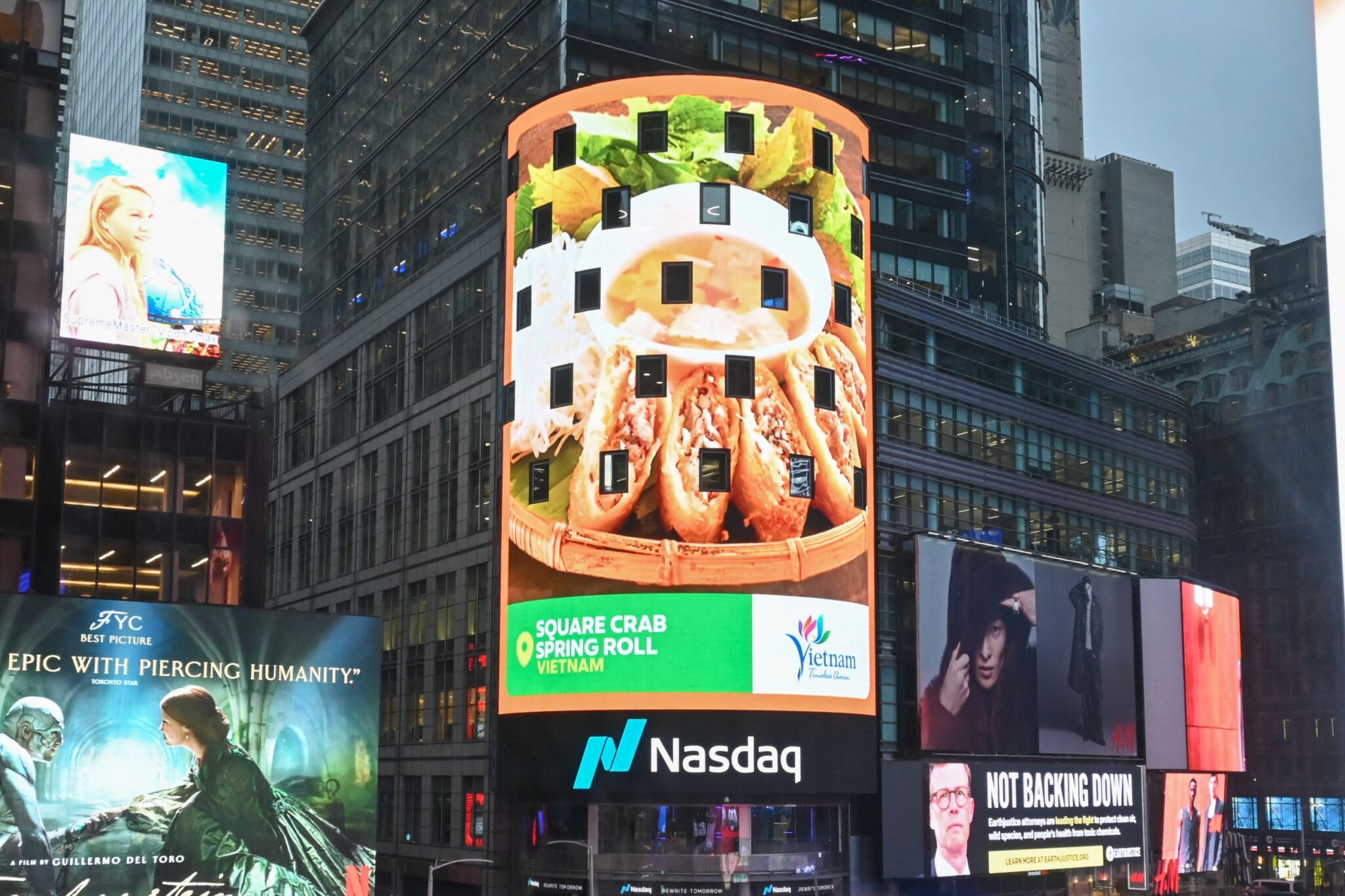 Grab tôn vinh di sản và ẩm thực Việt Nam tại Quảng trường Thời Đại, New York Grab tôn vinh di sản và ẩm thực Việt Nam tại Quảng trường Thời Đại, New York