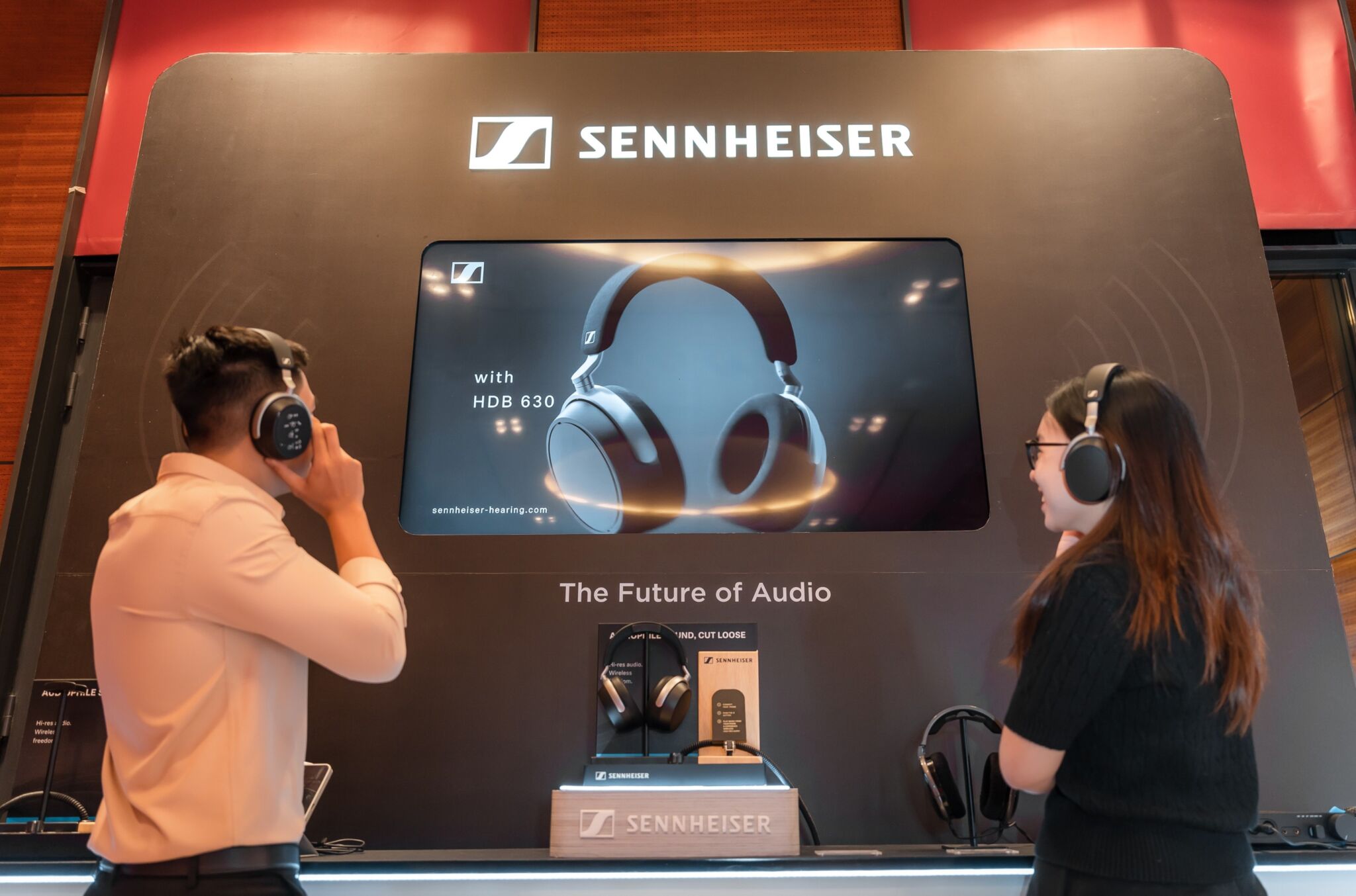 HDB 630 - tai nghe Audiophile không dây đầu tiên của Sennheiser chính thức ra mắt tại Việt Nam HDB 630 - tai nghe Audiophile không dây đầu tiên của Sennheiser chính thức ra mắt tại Việt Nam