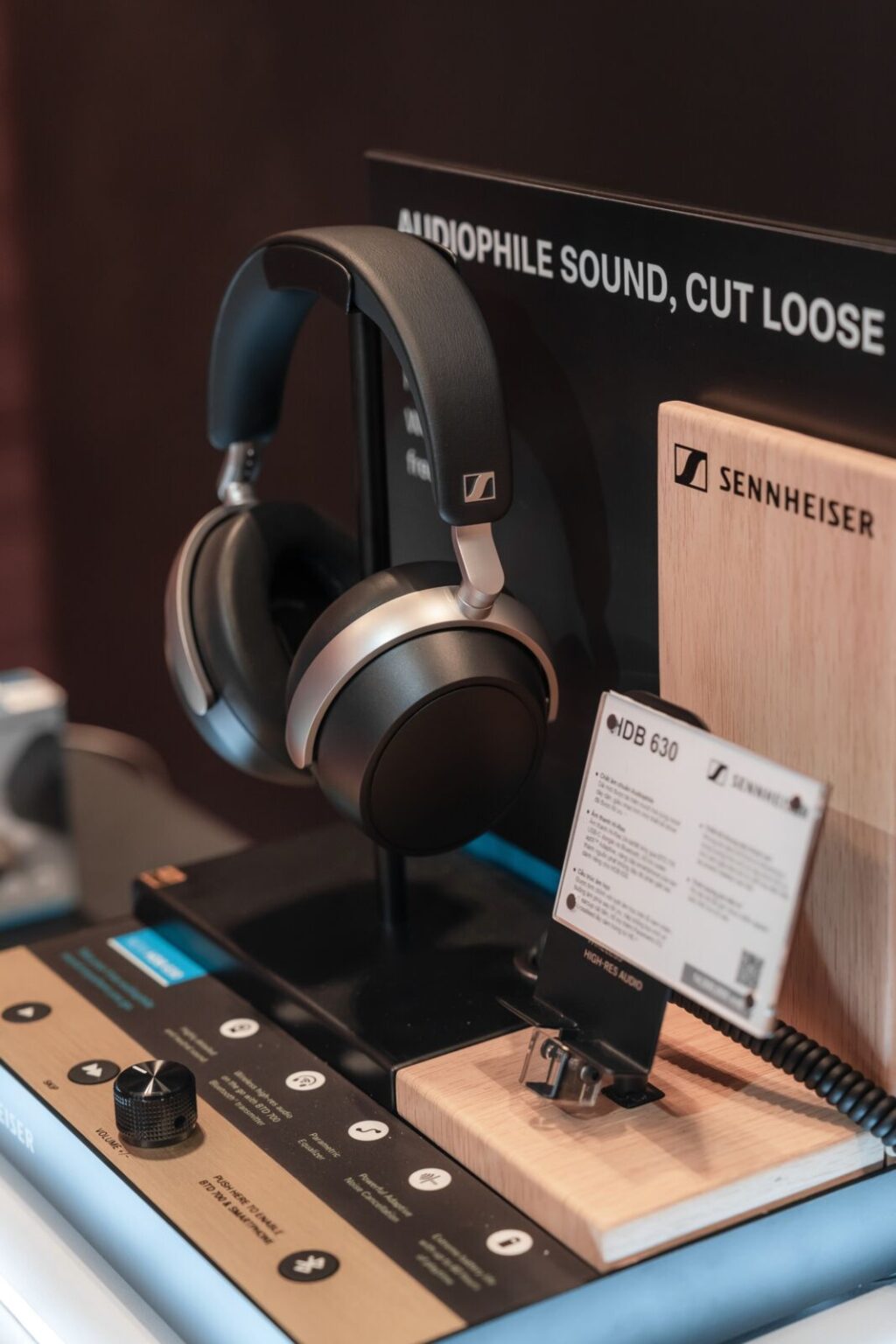 HDB 630 - tai nghe Audiophile không dây đầu tiên của Sennheiser chính thức ra mắt tại Việt Nam HDB 630 - tai nghe Audiophile không dây đầu tiên của Sennheiser chính thức ra mắt tại Việt Nam