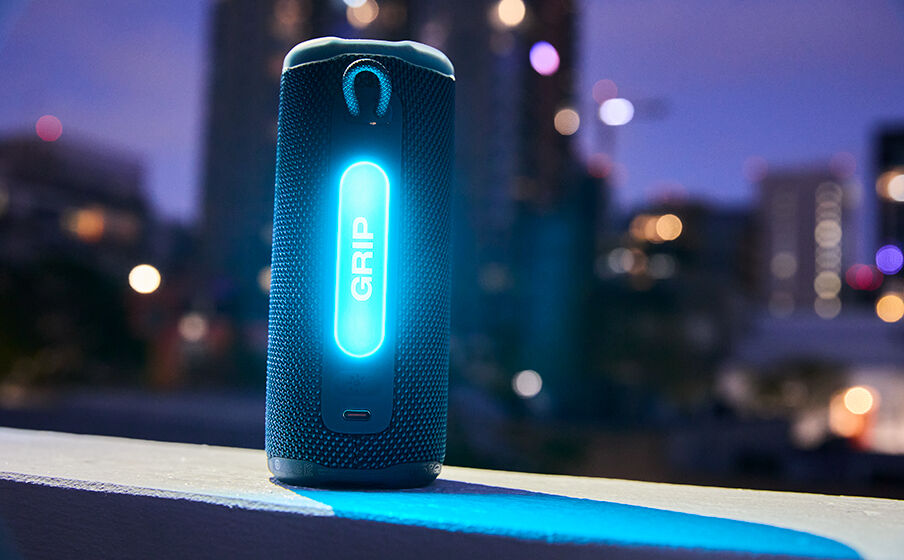 JBL Grip bán ra với giá 3 triệu đồng JBL Grip ra mắt tại Việt Nam: nhỏ gọn, bền bỉ và mạnh mẽ