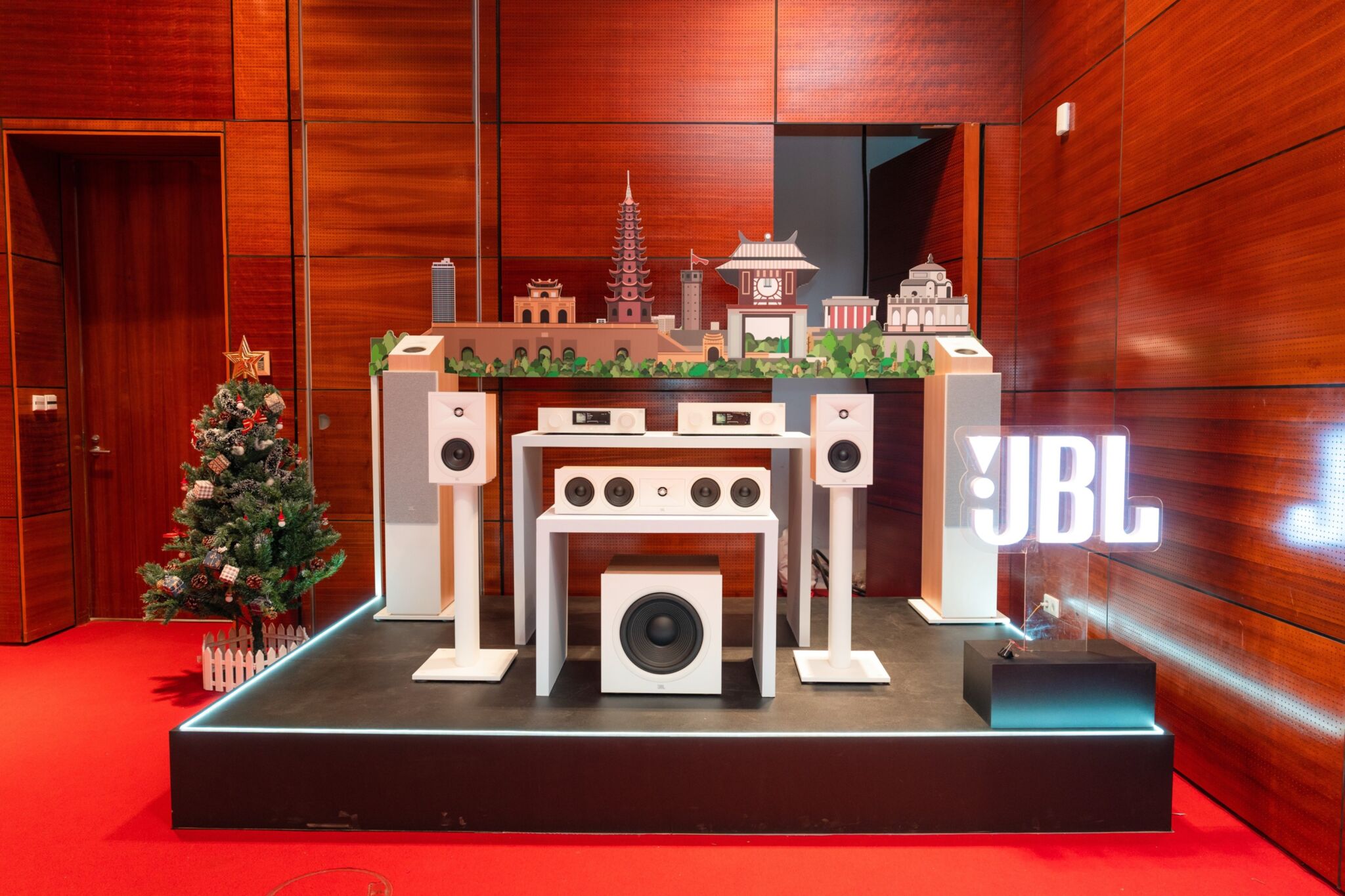 Phúc Giang PGI trình làng không gian trải nghiệm ICONIC SOUND cùng loạt sản phẩm mới cuối năm Phúc Giang PGI trình làng không gian trải nghiệm ICONIC SOUND cùng loạt sản phẩm mới cuối năm