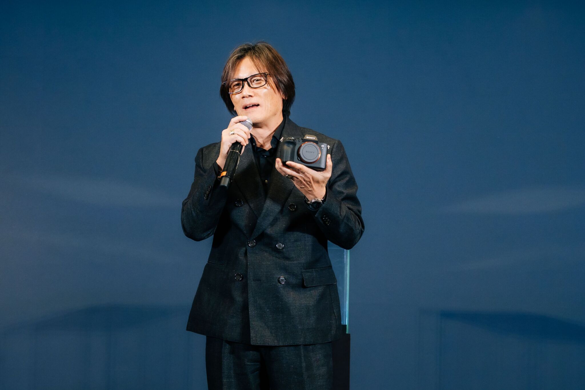 Sony ra mắt máy ảnh Alpha 7 V: Tái định nghĩa chuẩn Hybrid Full-frame - Bứt phá sức mạnh AI và tốc độ cho thế hệ sáng tạo mới