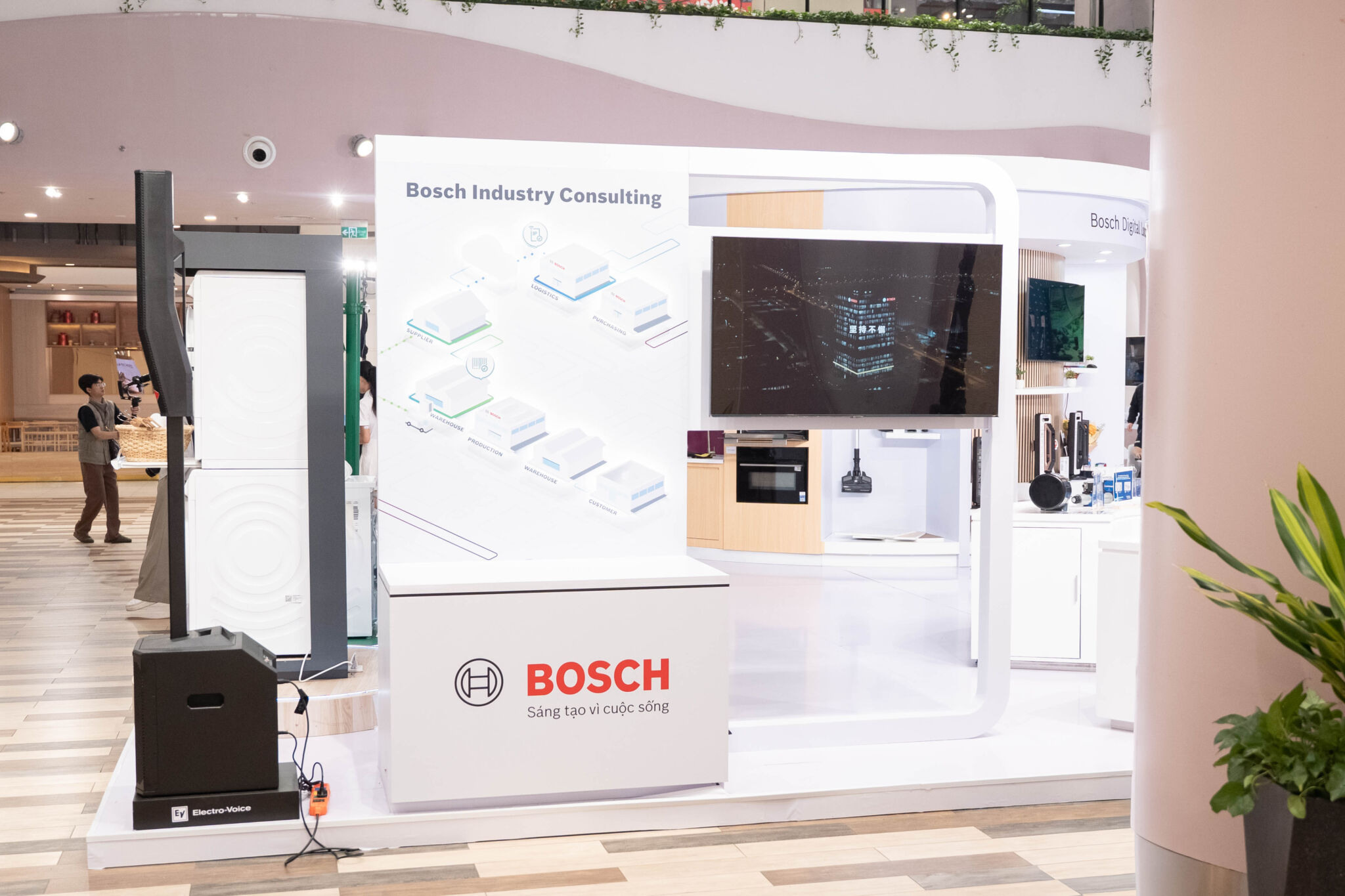 Tăng tốc chuyển đổi "Nhà máy thông minh" tại Việt Nam bằng các giải pháp đột phá Tăng tốc chuyển đổi "Nhà máy thông minh" tại Việt Nam bằng các giải pháp đột phá