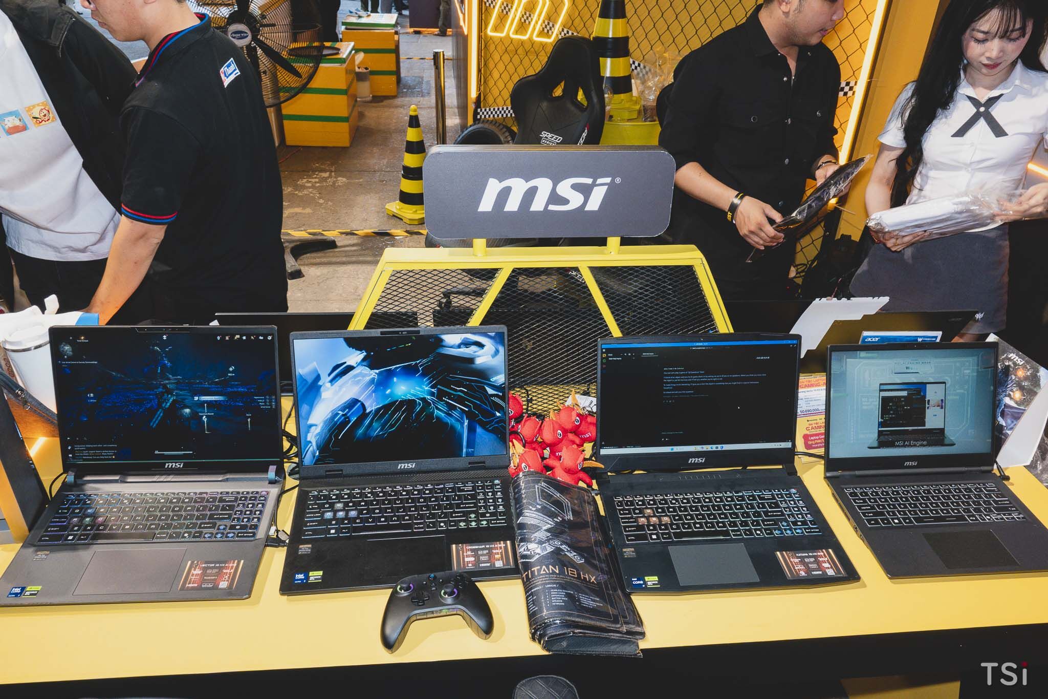 Thế Giới Di Động tổ chức sự kiện trải nghiệm sản phẩm công nghệ AI Thế Giới Di Động tổ chức sự kiện trải nghiệm sản phẩm công nghệ AI