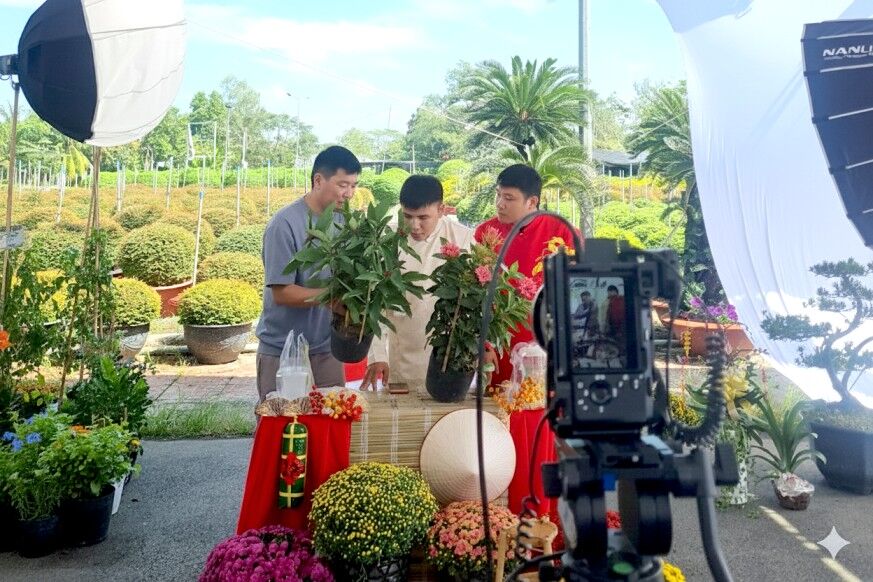 TikTok Shop phát động chiến dịch tiếp sức cộng đồng MSMEs, tôn vinh văn hóa Việt qua thương mại Tết TikTok Shop phát động chiến dịch tiếp sức cộng đồng MSMEs, tôn vinh văn hóa Việt qua thương mại Tết