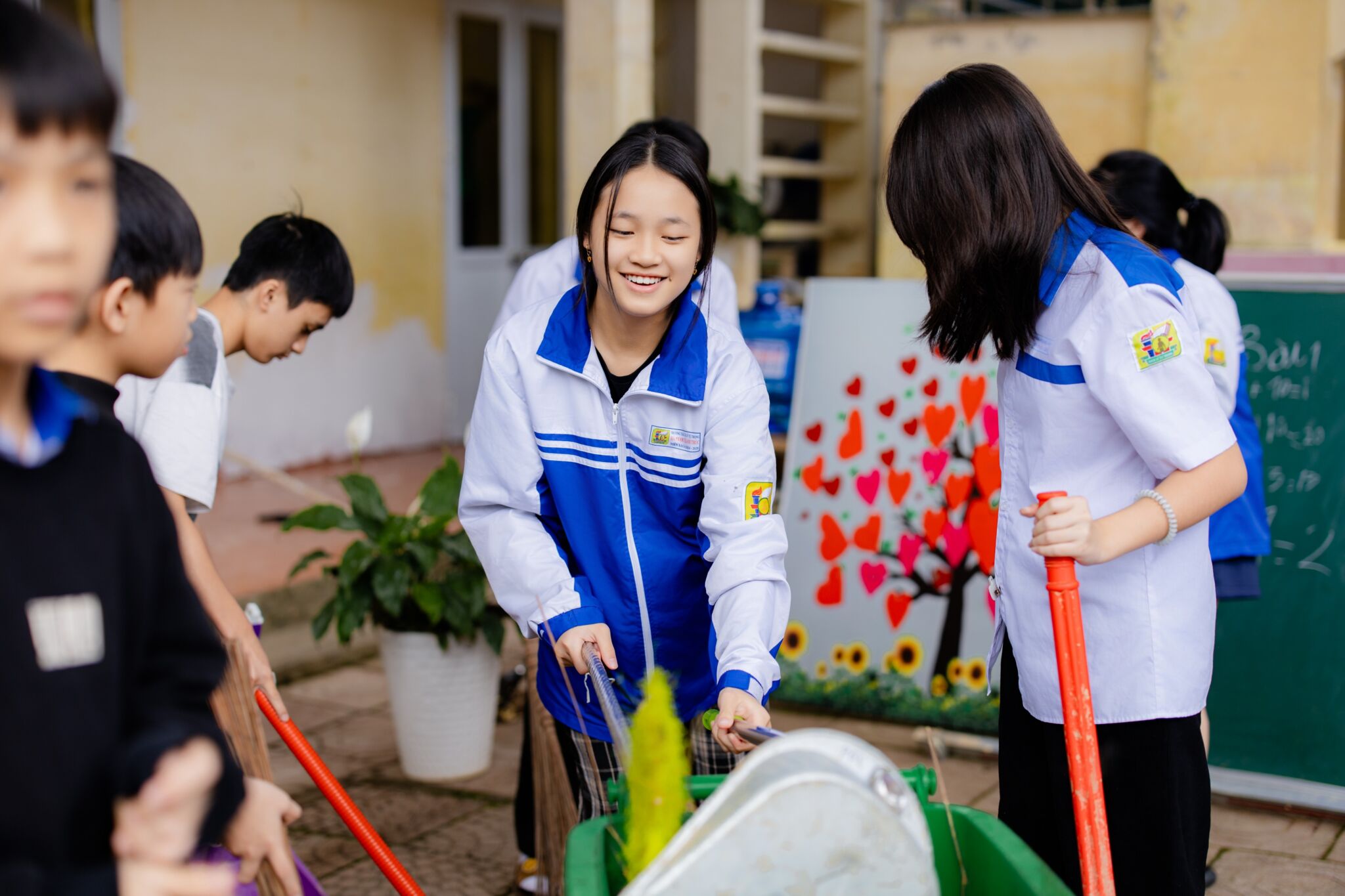 Xiaomi hoàn tất cải tạo điểm trường vùng cao tại Tuyên Quang và Thái Nguyên, lan tỏa tinh thần “Innovation for Everyone” thông qua chiến dịch Xiaomi Renovation 2025 Xiaomi hoàn tất cải tạo điểm trường vùng cao tại Tuyên Quang và Thái Nguyên, lan tỏa tinh thần “Innovation for Everyone” thông qua chiến dịch Xiaomi Renovation 2025