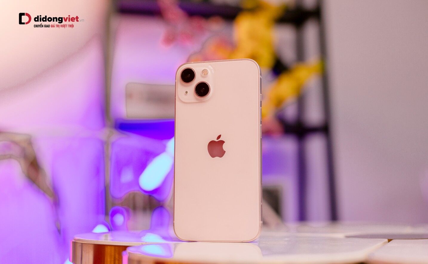 Sắm iPhone 17 Pro, Z Fold7 du xuân với giá sốc cùng Di Động Việt