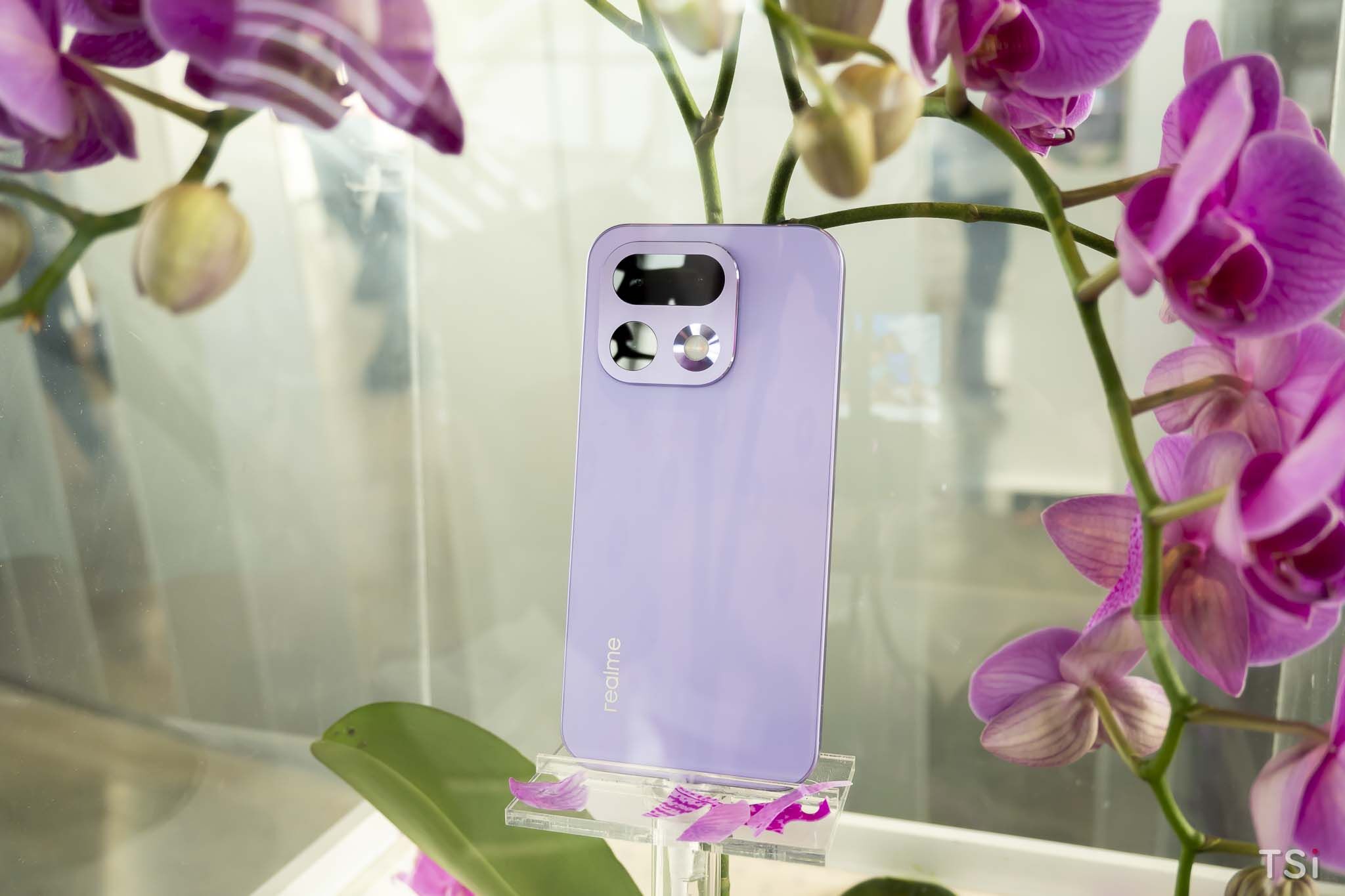 Bộ đôi realme 16 Pro và realme 16 5G lên kệ, giá từ 11,5 triệu đồng