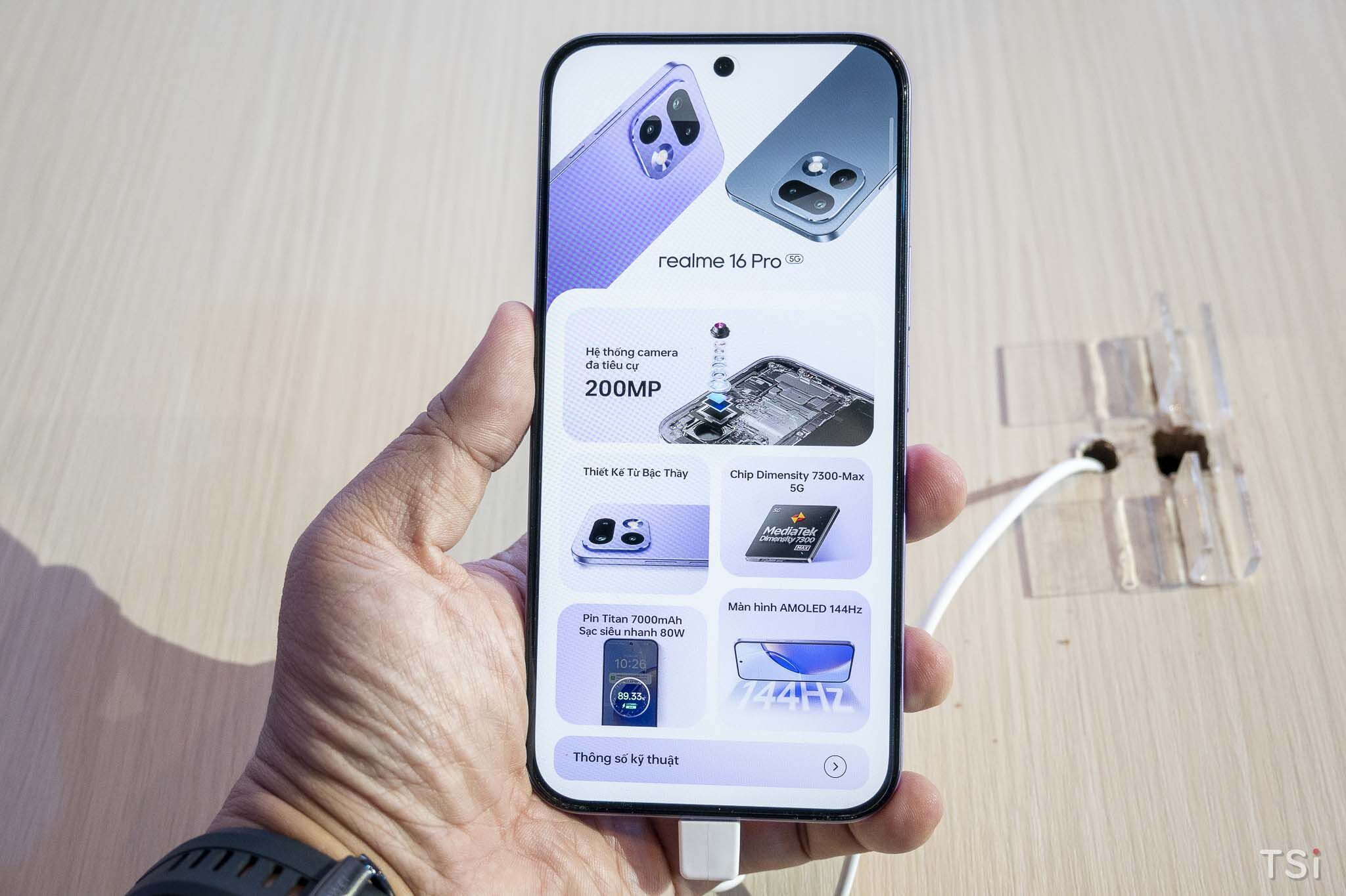 Bộ đôi realme 16 Pro và realme 16 5G lên kệ, giá từ 11,5 triệu đồng