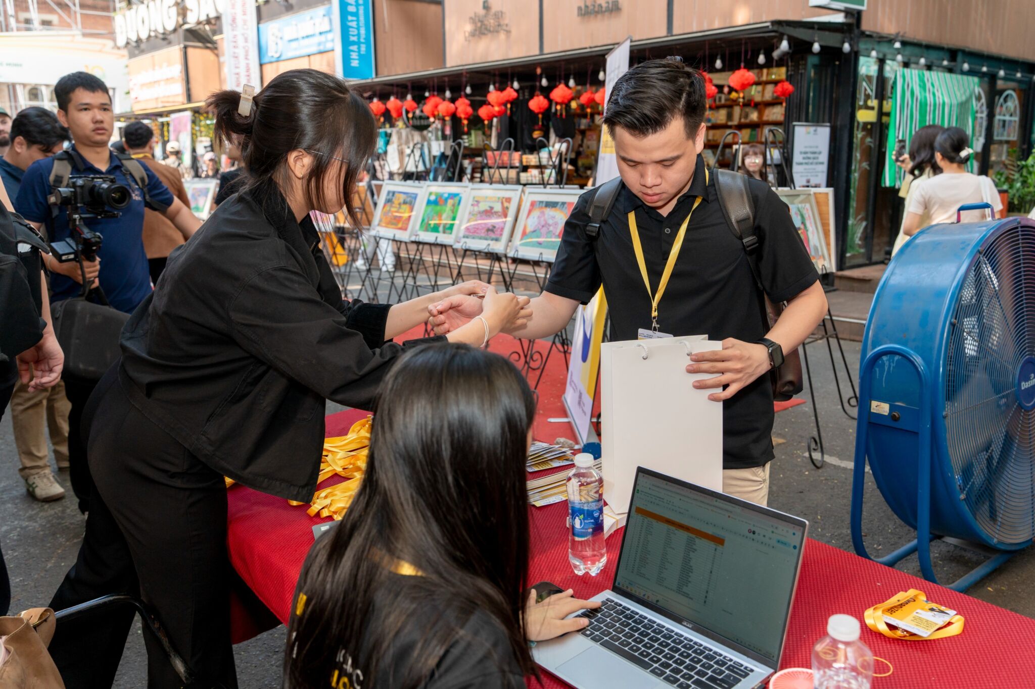 Ra mắt sách Cẩm nang ứng dụng Công nghệ Blockchain