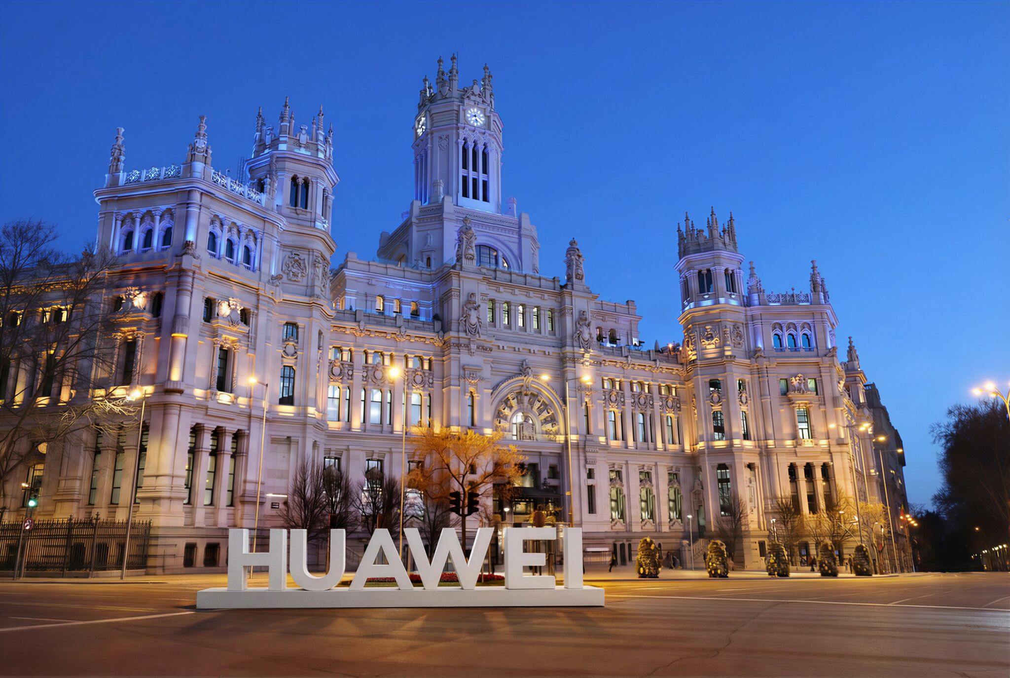 Huawei ra mắt loạt sản phẩm mới tại Madrid, trở lại phân khúc đồng hồ chạy bộ chuyên nghiệp Huawei ra mắt loạt sản phẩm mới tại Madrid, trở lại phân khúc đồng hồ chạy bộ chuyên nghiệp