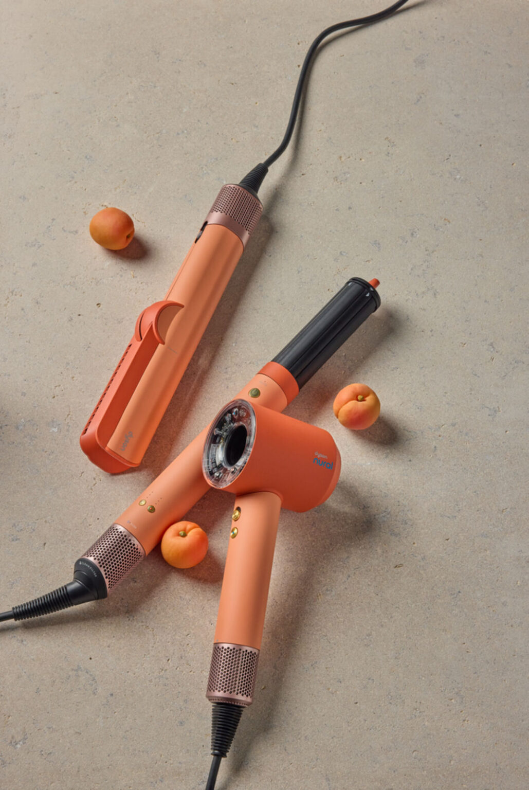 Dyson ra mắt phiên bản màu Ceramic Apricot và Topaz mới dành cho mùa hè Dyson ra mắt phiên bản màu Ceramic Apricot và Topaz mới dành cho mùa hè