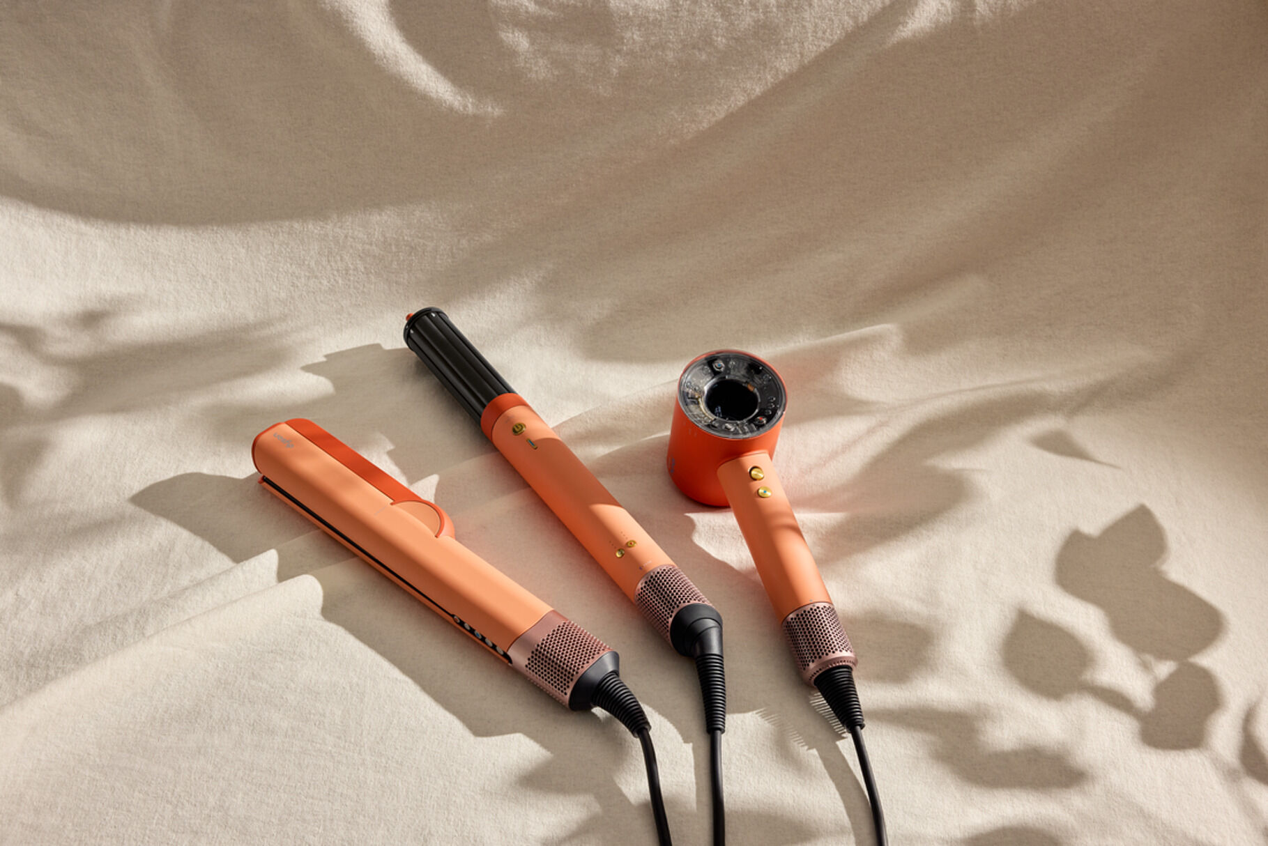 Dyson ra mắt phiên bản màu Ceramic Apricot và Topaz mới dành cho mùa hè Dyson ra mắt phiên bản màu Ceramic Apricot và Topaz mới dành cho mùa hè