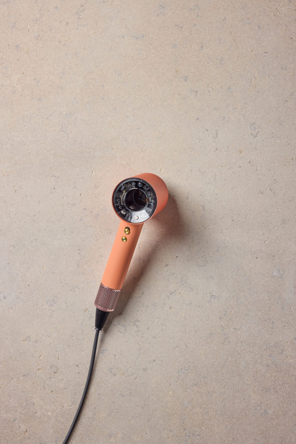 Dyson ra mắt phiên bản màu Ceramic Apricot và Topaz mới dành cho mùa hè Dyson ra mắt phiên bản màu Ceramic Apricot và Topaz mới dành cho mùa hè