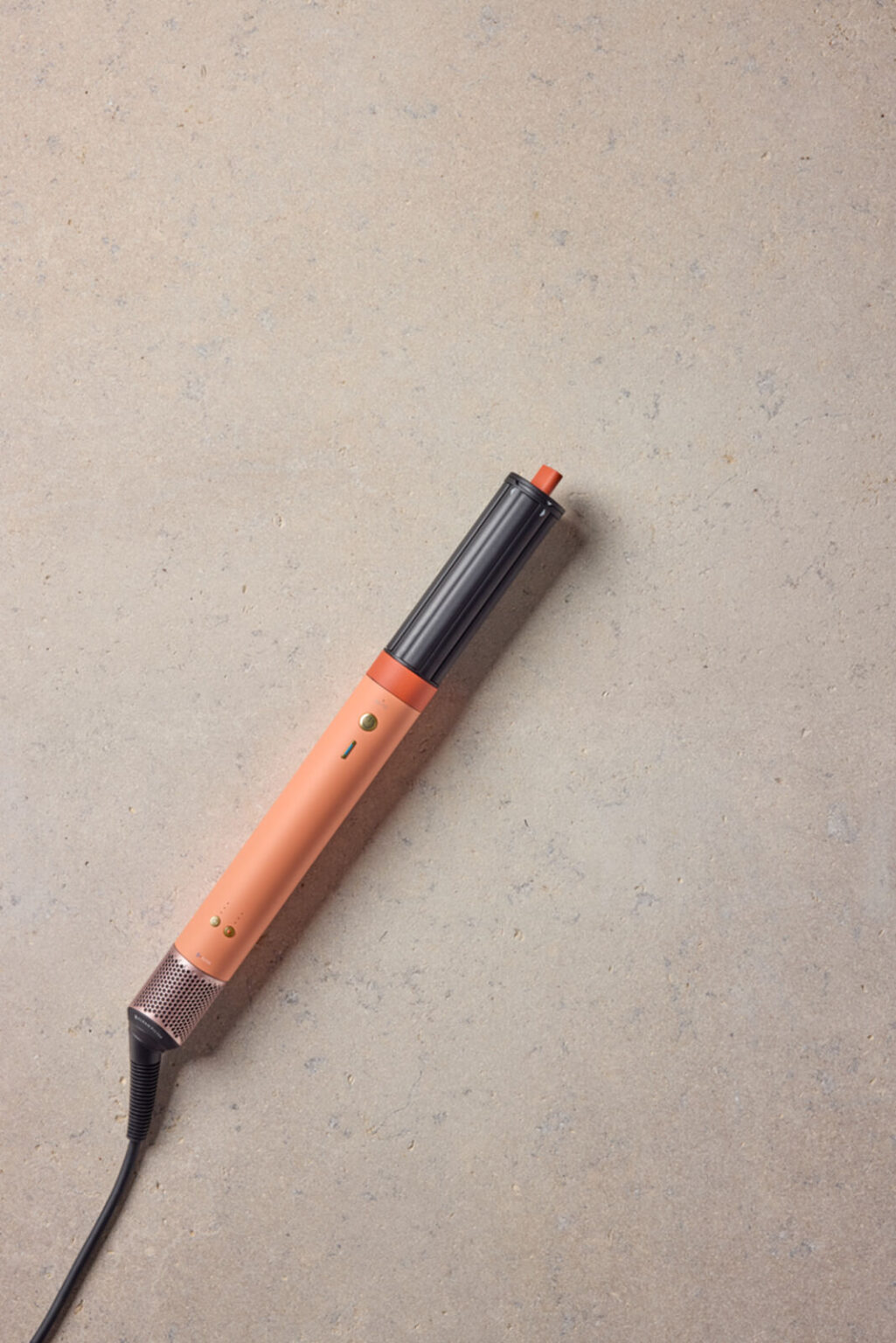 Dyson ra mắt phiên bản màu Ceramic Apricot và Topaz mới dành cho mùa hè Dyson ra mắt phiên bản màu Ceramic Apricot và Topaz mới dành cho mùa hè