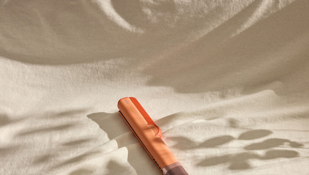 Dyson ra mắt phiên bản màu Ceramic Apricot và Topaz mới dành cho mùa hè