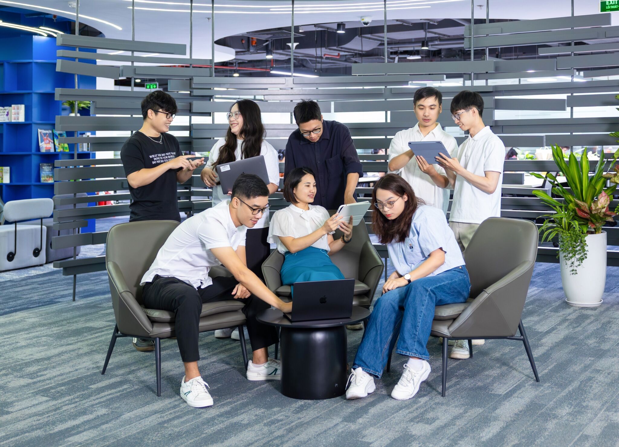 FPT lần đầu tiên được vinh danh trong báo cáo quốc tế PEAK Matrix về phát triển ứng dụng AI FPT lần đầu tiên được vinh danh trong báo cáo quốc tế PEAK Matrix về phát triển ứng dụng AI