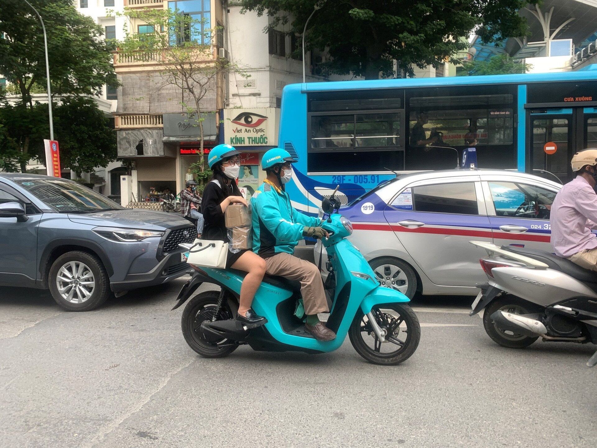 GSM miễn phí thuê, đổi pin 3 năm cho tài xế Xanh SM Bike