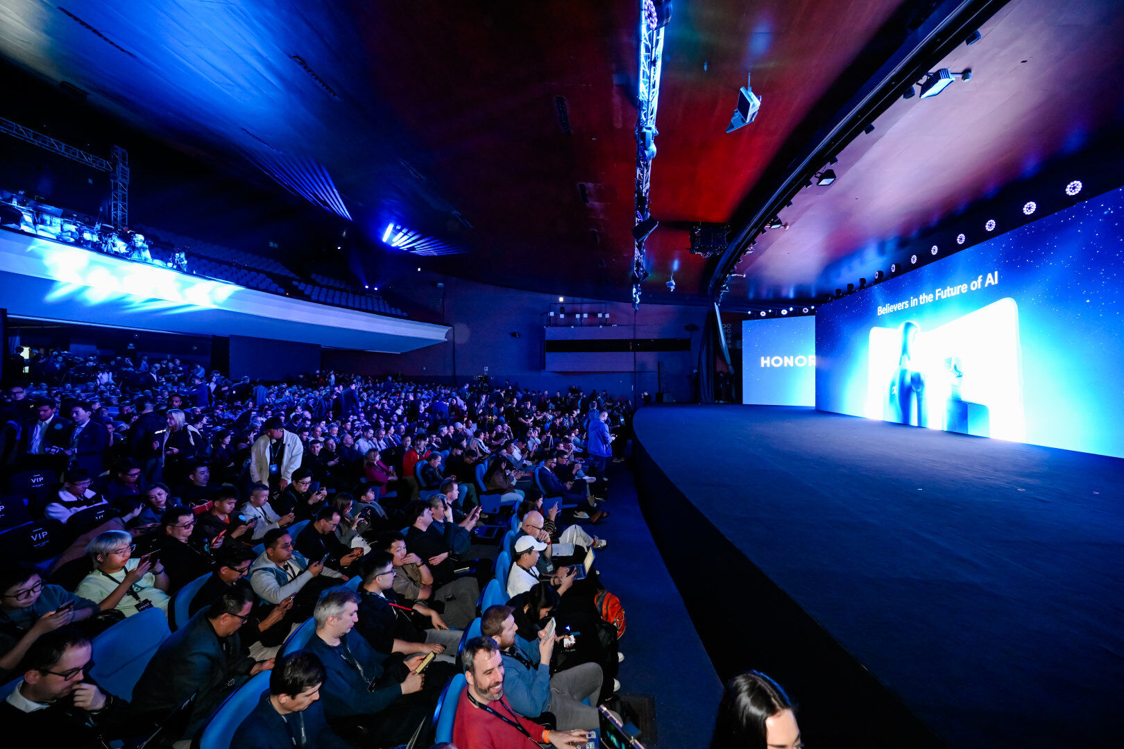 Nóng tại MWC 2026: HONOR bắt tay ARRI nâng tầm trải nghiệm nhiếp ảnh trên smartphone