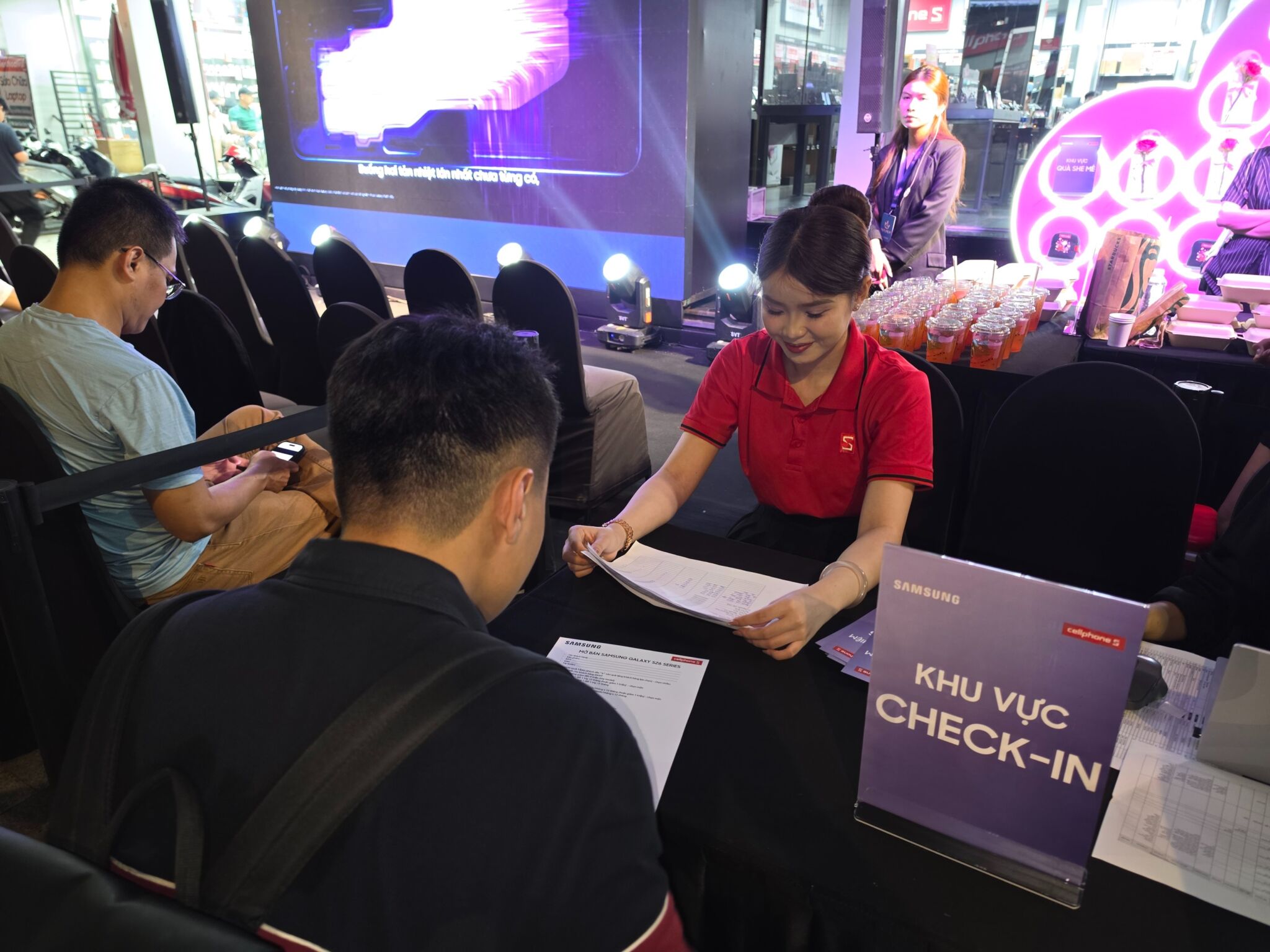 Mở bán sớm Galaxy S26 Series, gần 3,000 khách hàng đặt mua tại CellphoneS