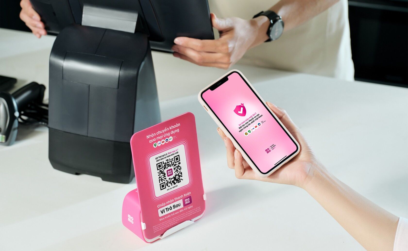 MoMo cập nhật giải pháp nhận tiền dành cho hộ kinh doanh, hỗ trợ chuẩn hóa thông tin theo quy định mới MoMo cập nhật mới nhất về giải pháp nhận tiền dành cho hộ kinh doanh, hỗ trợ chuẩn hóa thông tin theo quy định mới