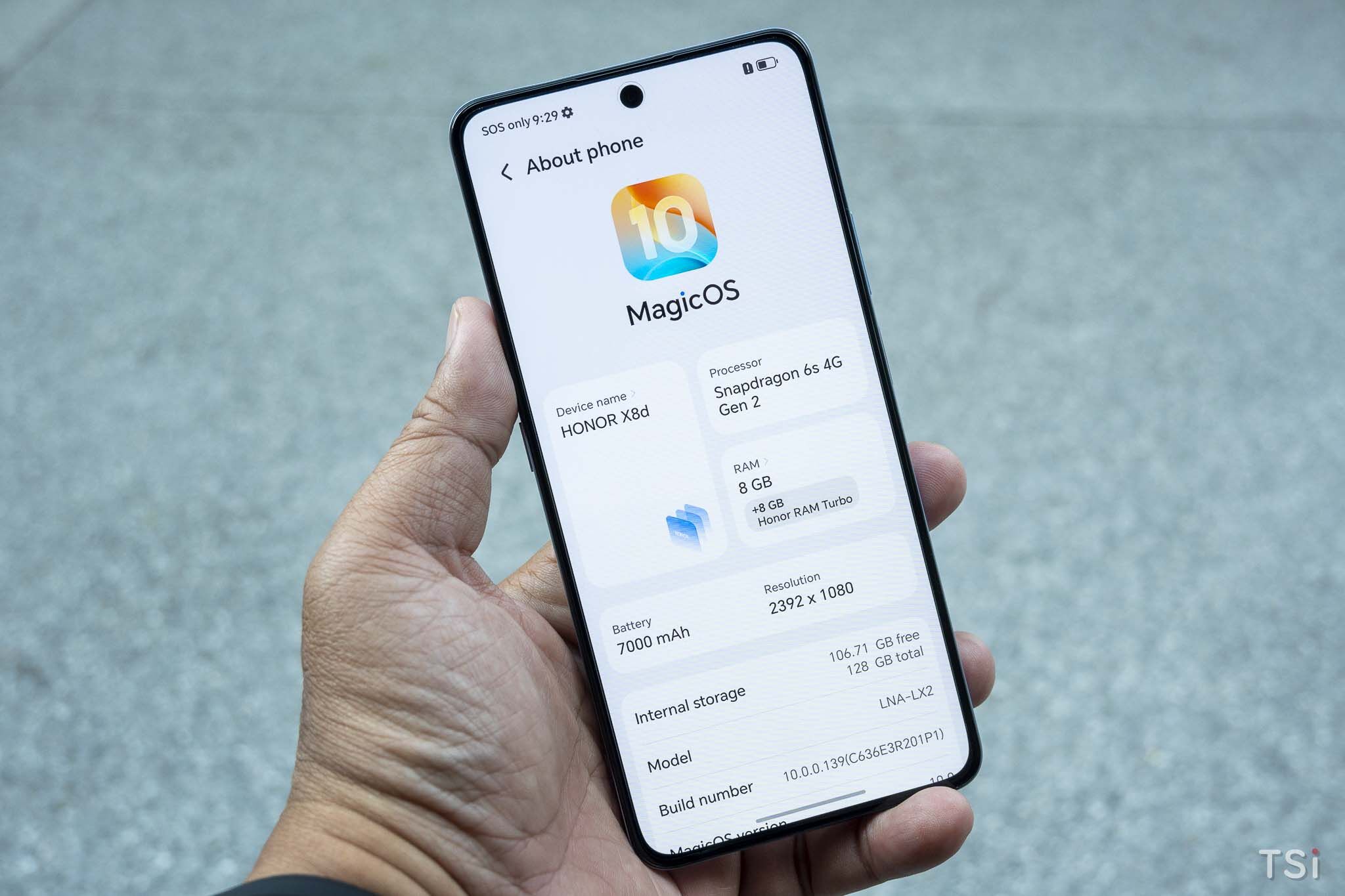 Trên tay HONOR X8d: mỏng, pin lớn, cấu hình khá