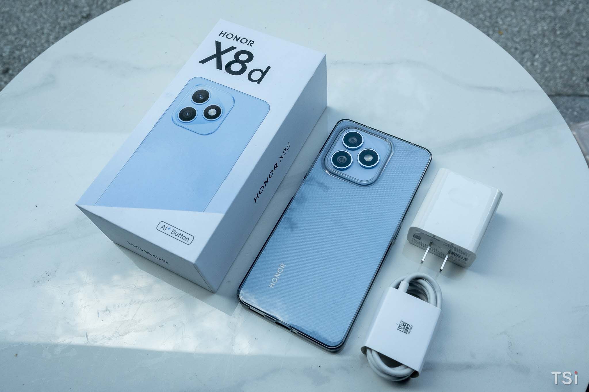 Trên tay HONOR X8d: mỏng, pin lớn, cấu hình khá