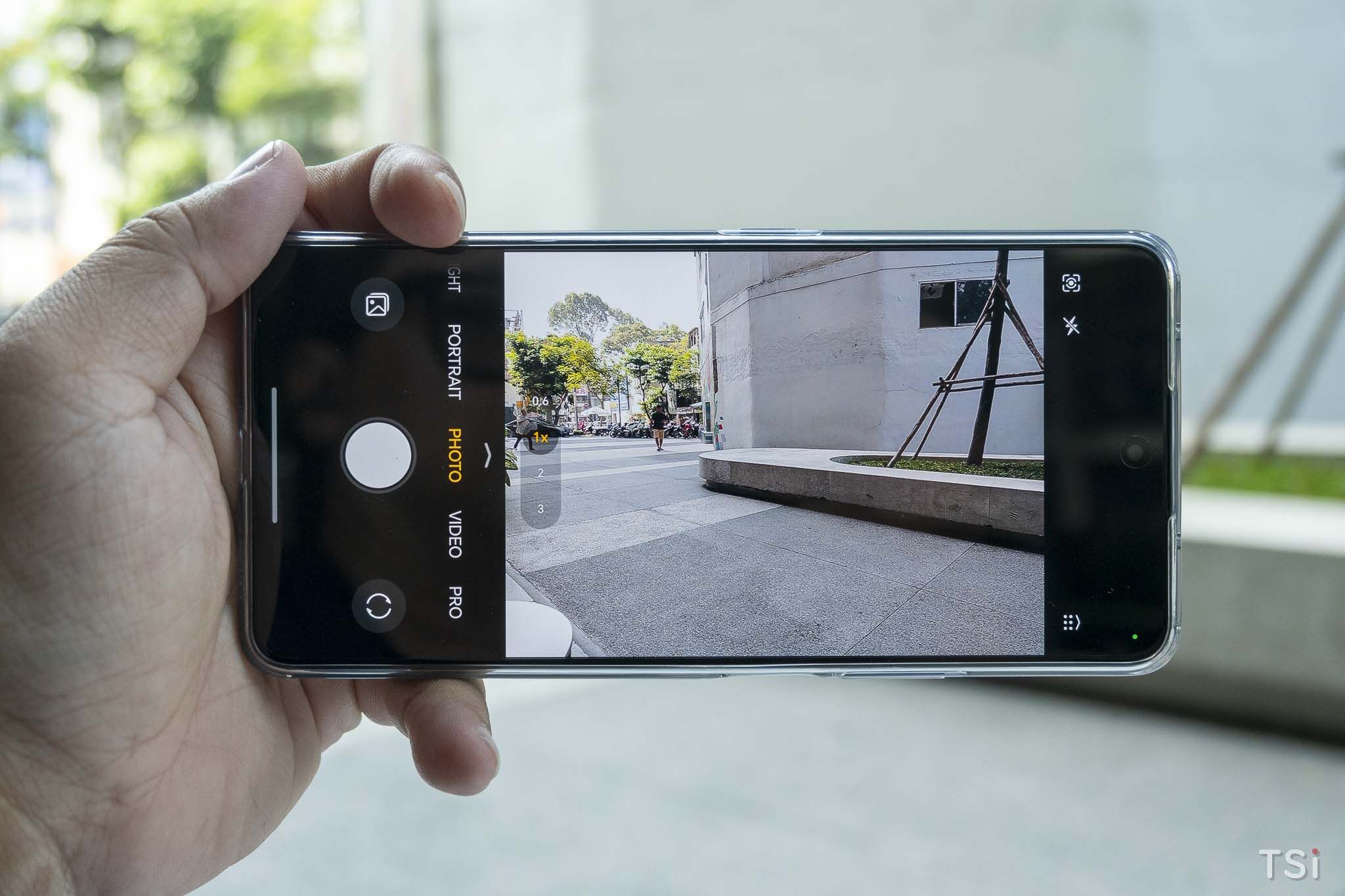 Trên tay HONOR X8d: mỏng, pin lớn, cấu hình khá