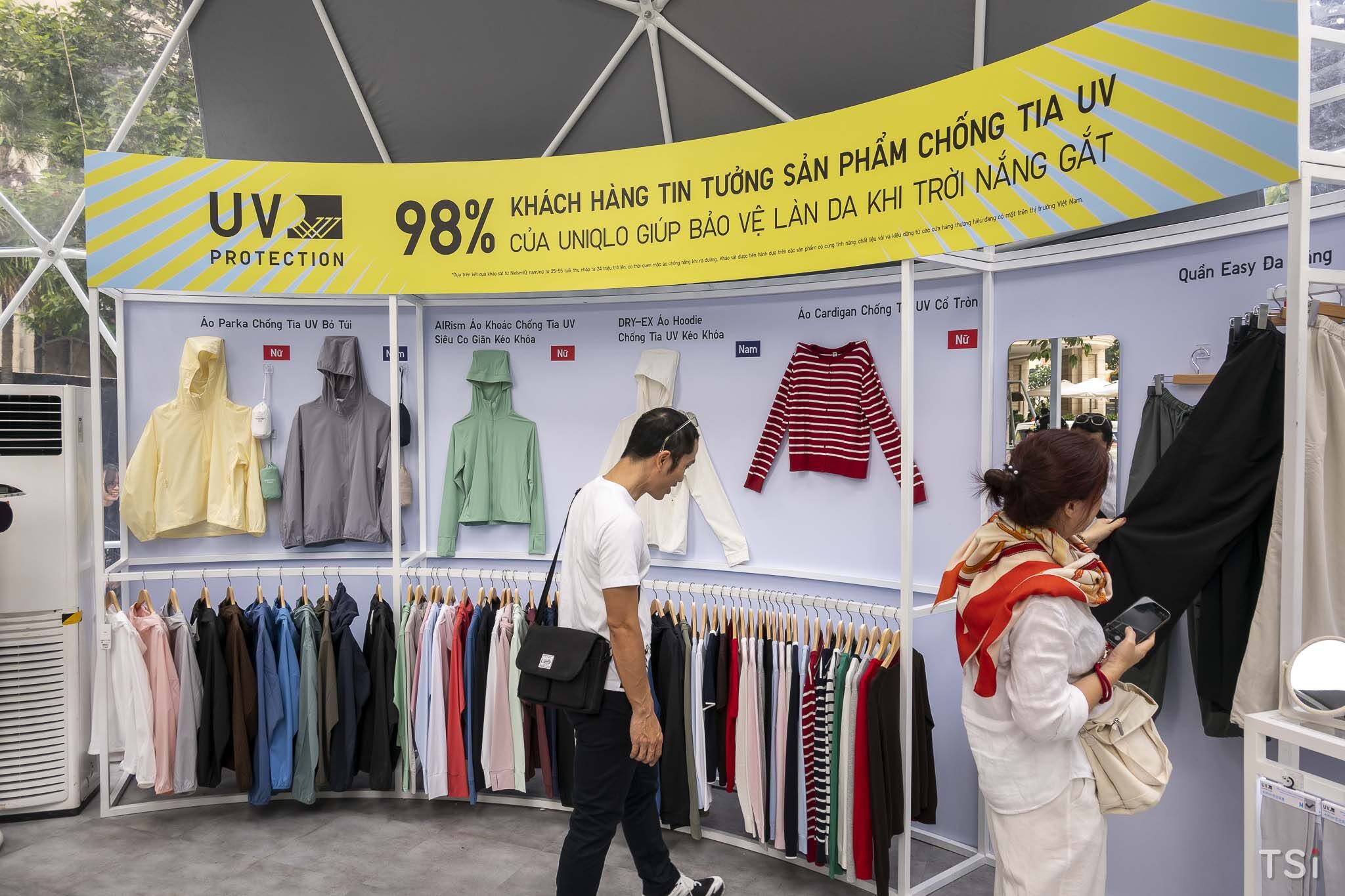 UNIQLO tái hiện không gian trải nghiệm ngoài trời, giới thiệu dòng sản phẩm chặn hơn 90% tia UV