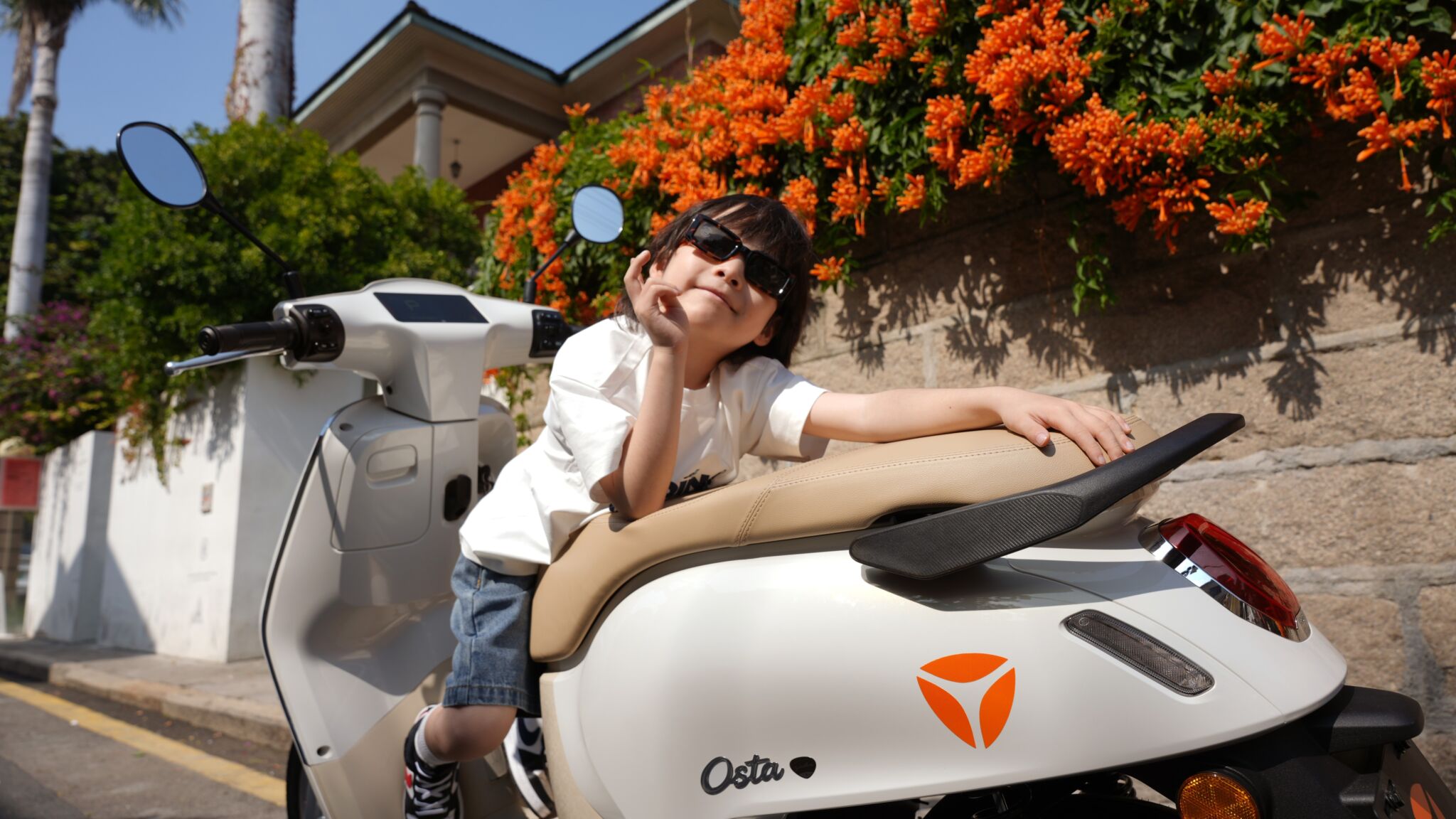 YADEA chính thức ra mắt YADEA Osta: Xe máy điện cao cấp phong cách Neo-Retro, định hình chuẩn mực di chuyển thông minh mới