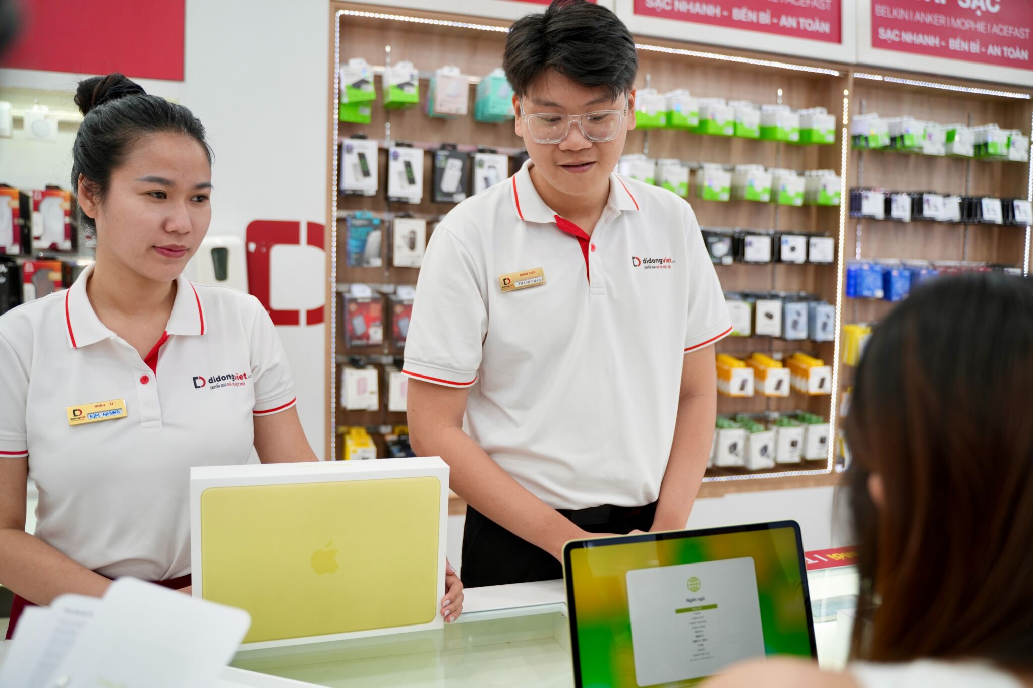 Di Động Việt trả hàng sớm, mở bán chính thức MacBook Neo, tổng ưu đãi đến 5 triệu đồng