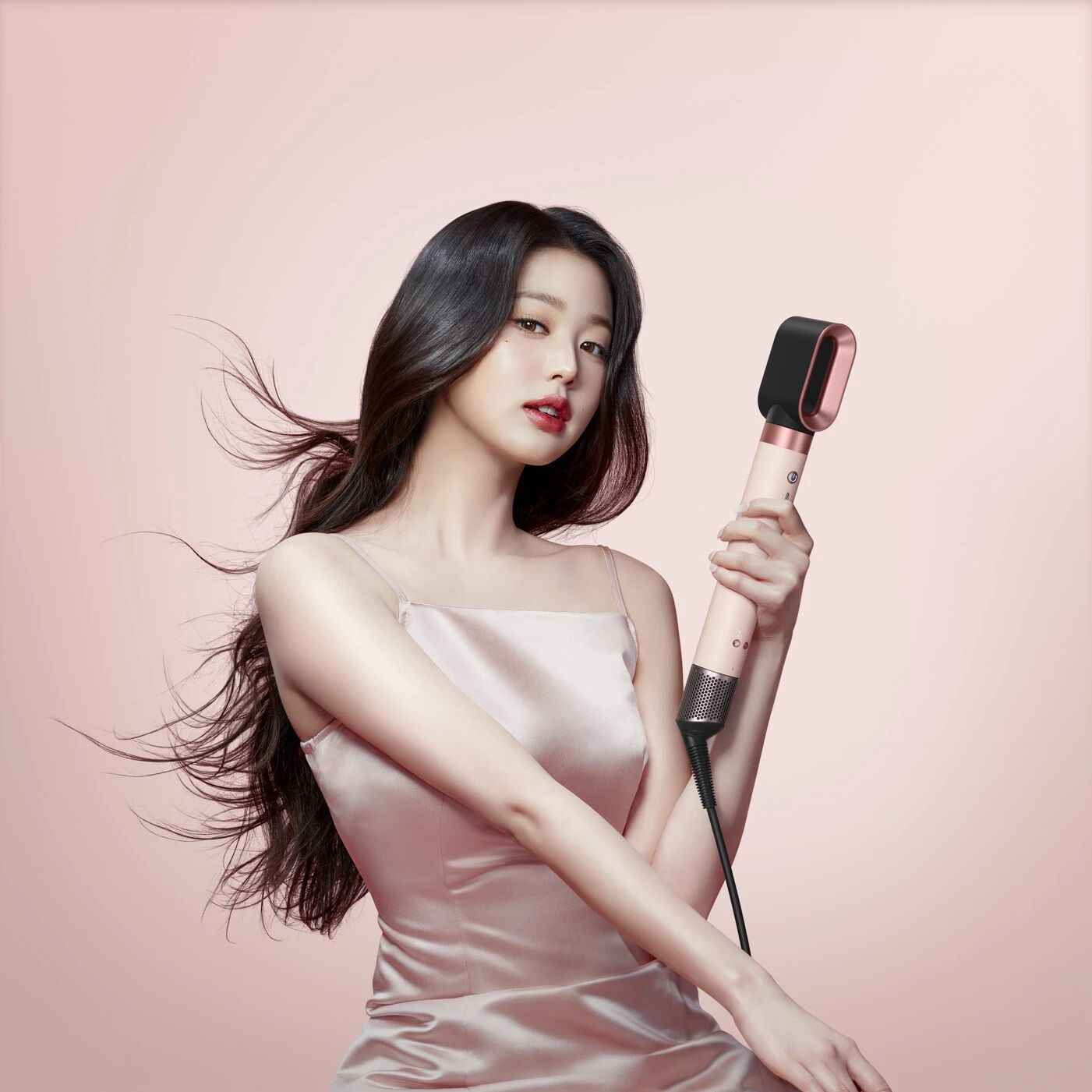 Dyson công bố Jang Won Young (IVE) và Park Bo Gum trở thành Đại sứ Châu Á – Thái Bình Dương