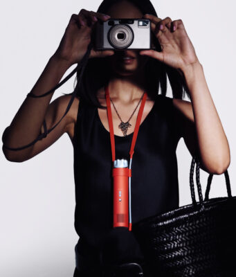 Dyson ra mắt quạt cầm tay HushJet Mini Cool Fan: 17 năm tinh hoa công nghệ luồng khí gói gọn trong lòng bàn tay