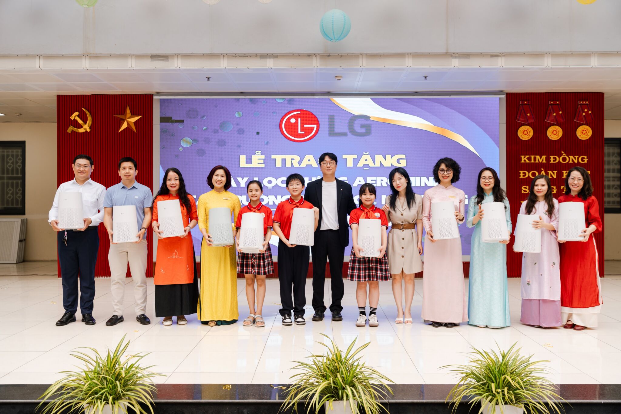 LG trao tặng 70 máy lọc không khí, góp phần nâng cao chất lượng không khí học đường tại Hà Nội LG trao tặng 70 máy lọc không khí, góp phần nâng cao chất lượng không khí học đường tại hà nội