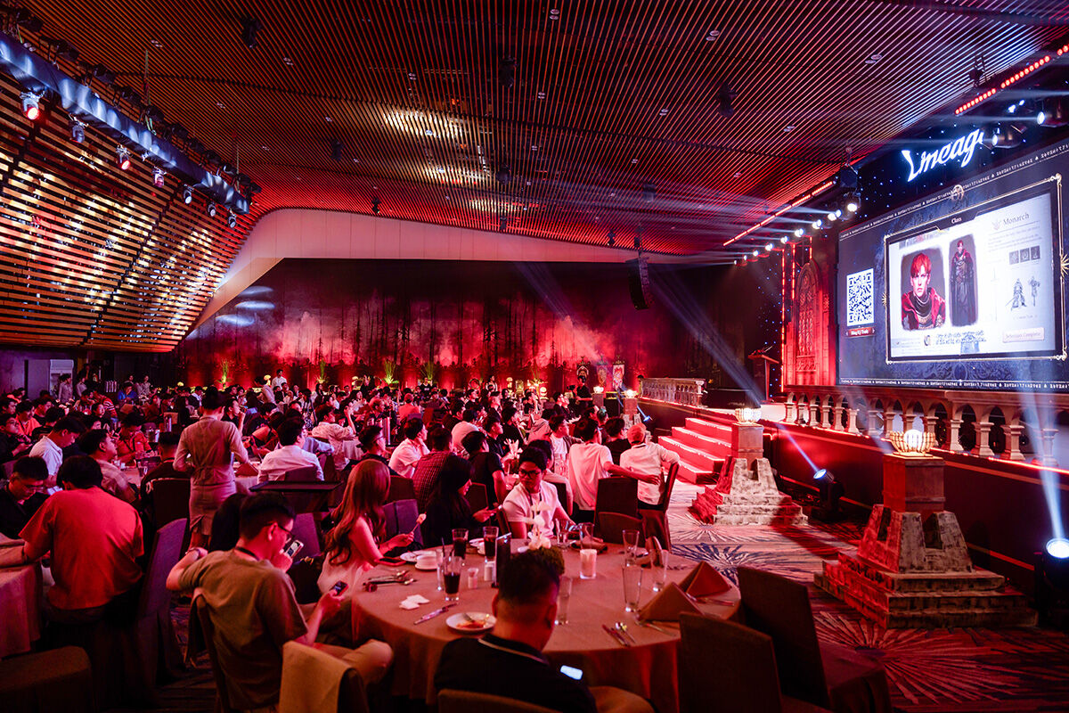 Lineage W được giới thiệu đầy ấn tượng tại showcase riêng, công bố ngày ra mắt chính thức